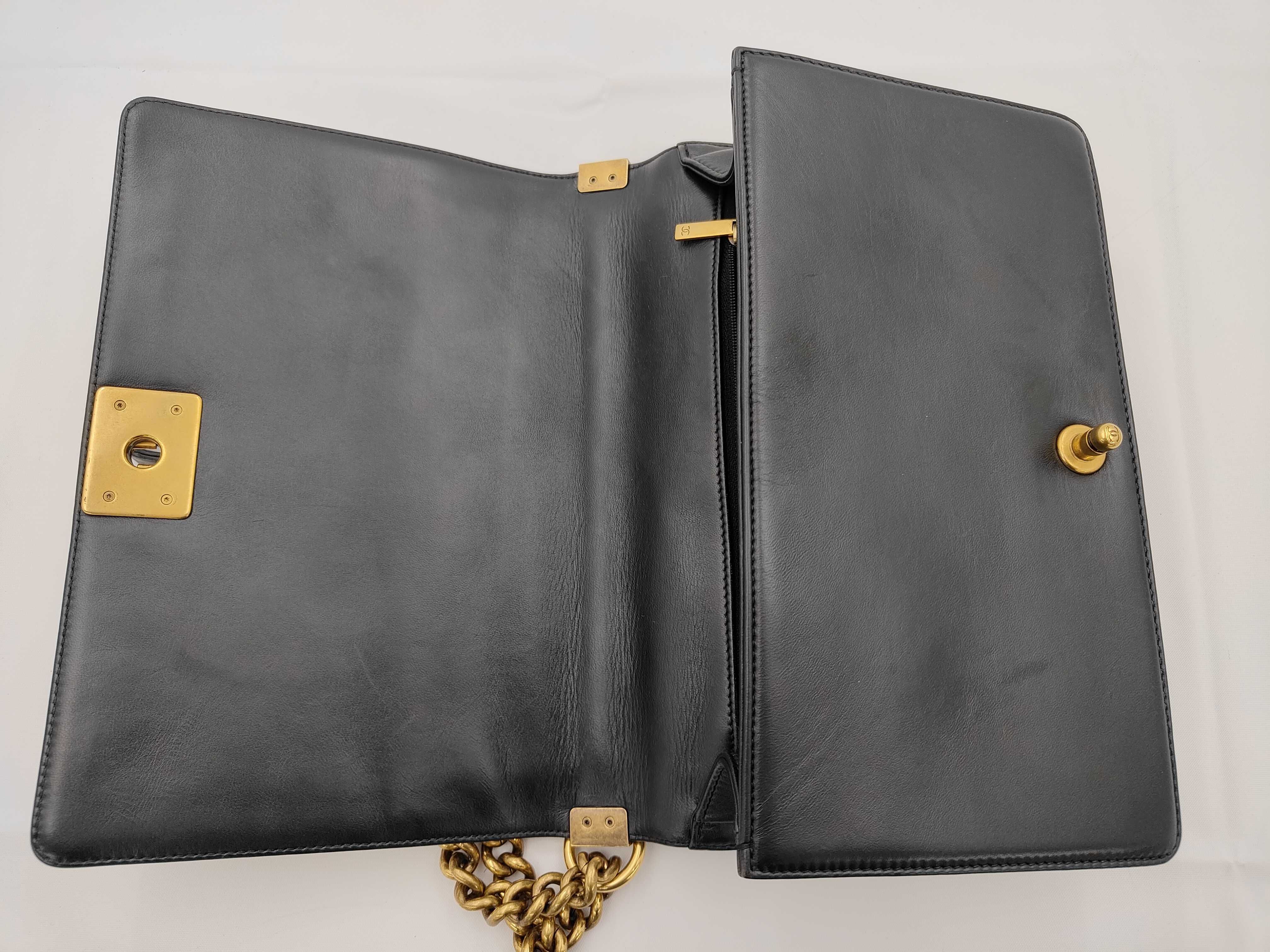 Boy Chanel Shoulder Bag — view 13