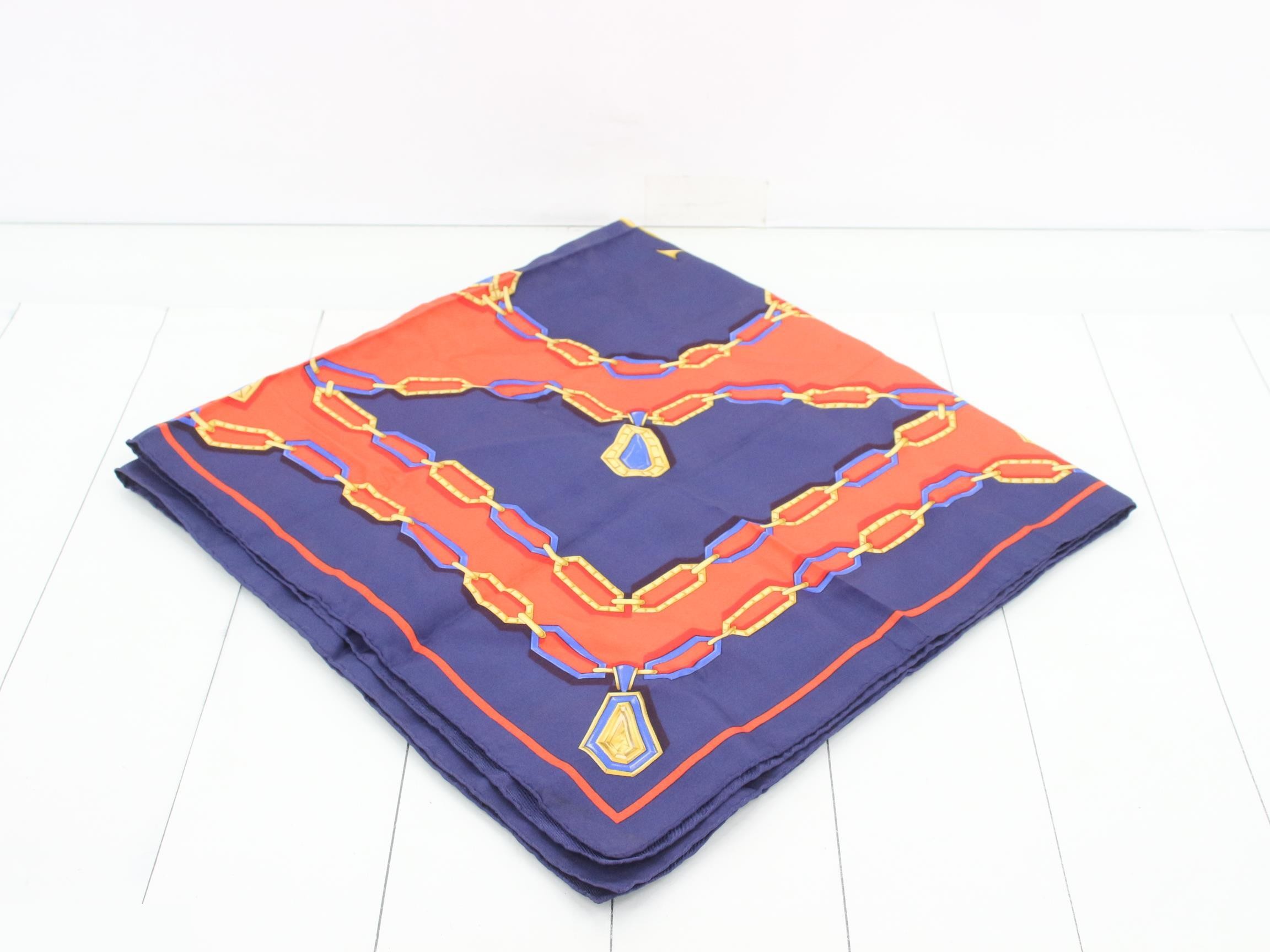 scarf — view 2