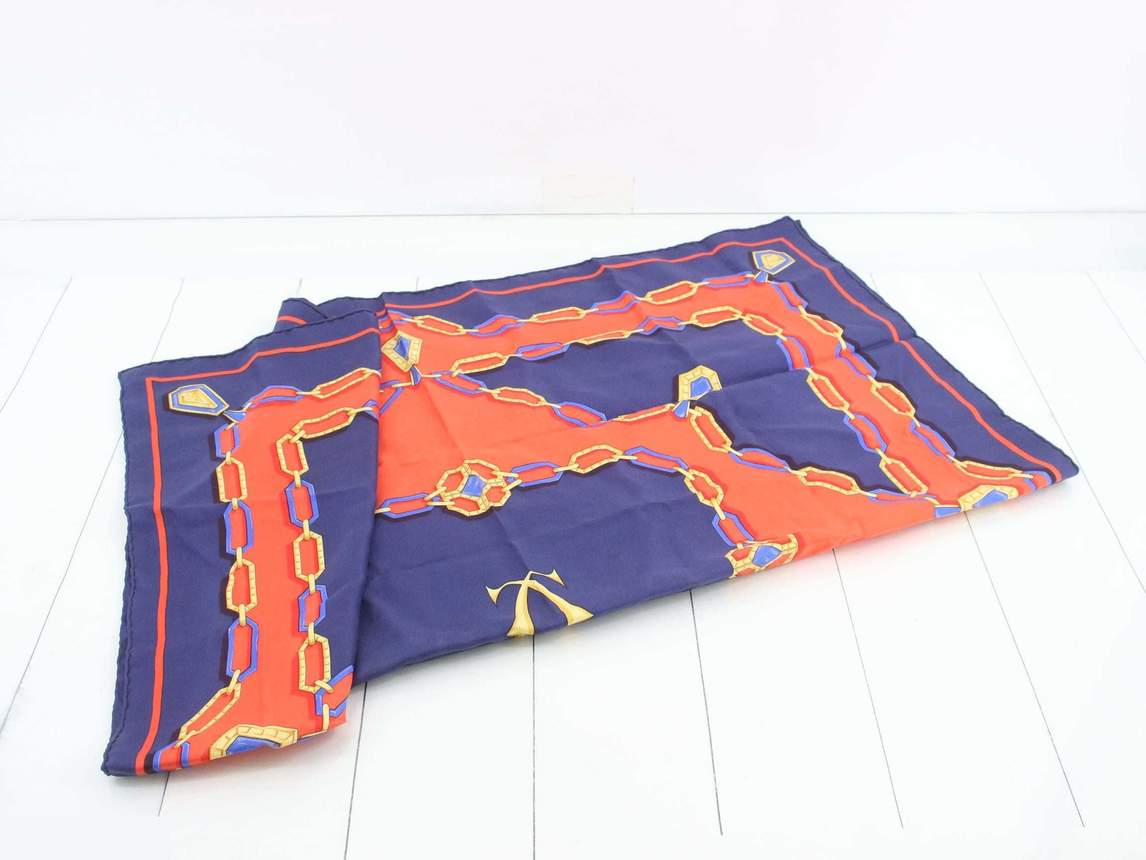 scarf — view 3