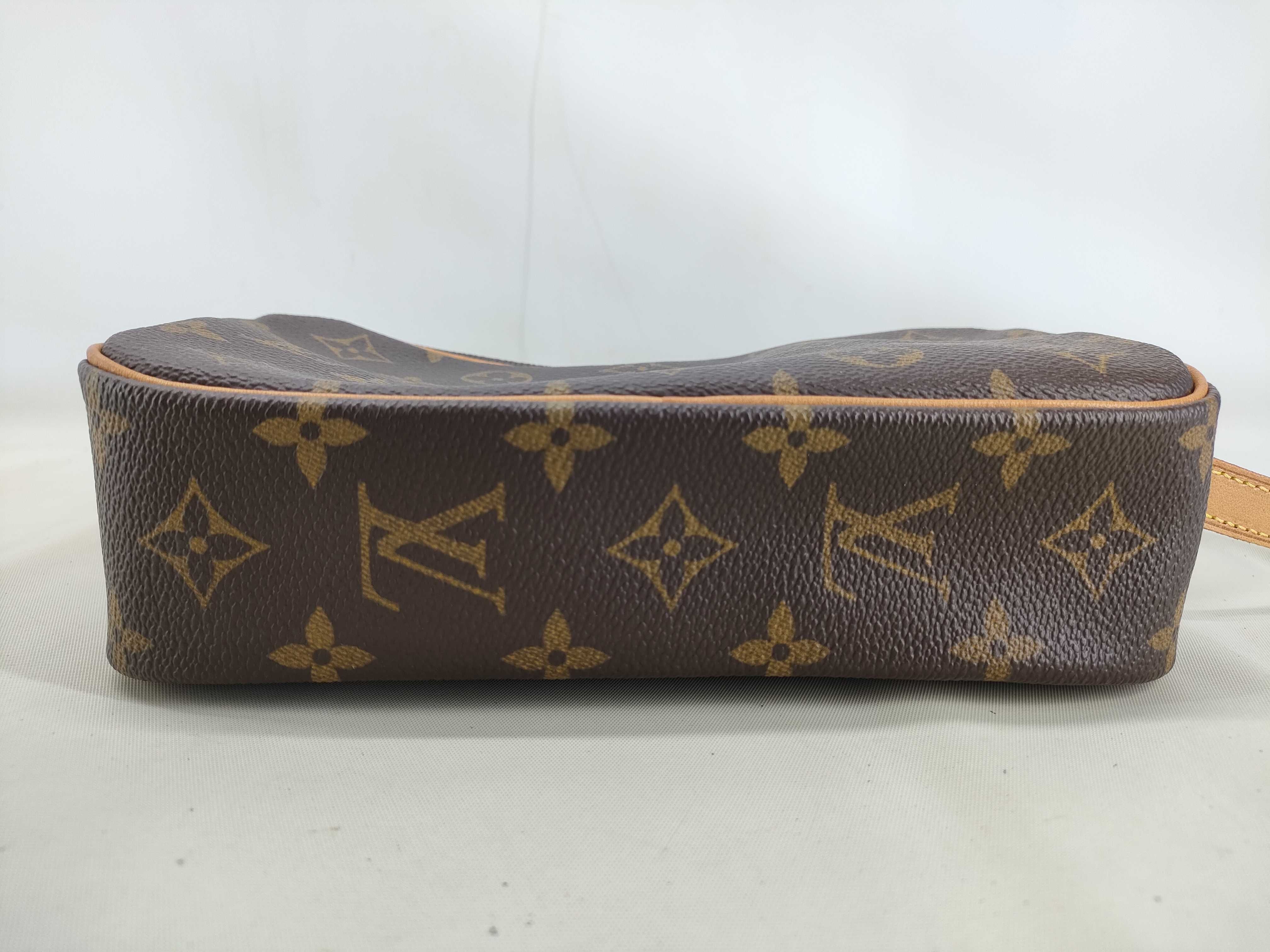 Monogram Pochette Cite M51183 MI1002 Shoulder Bag — view 3