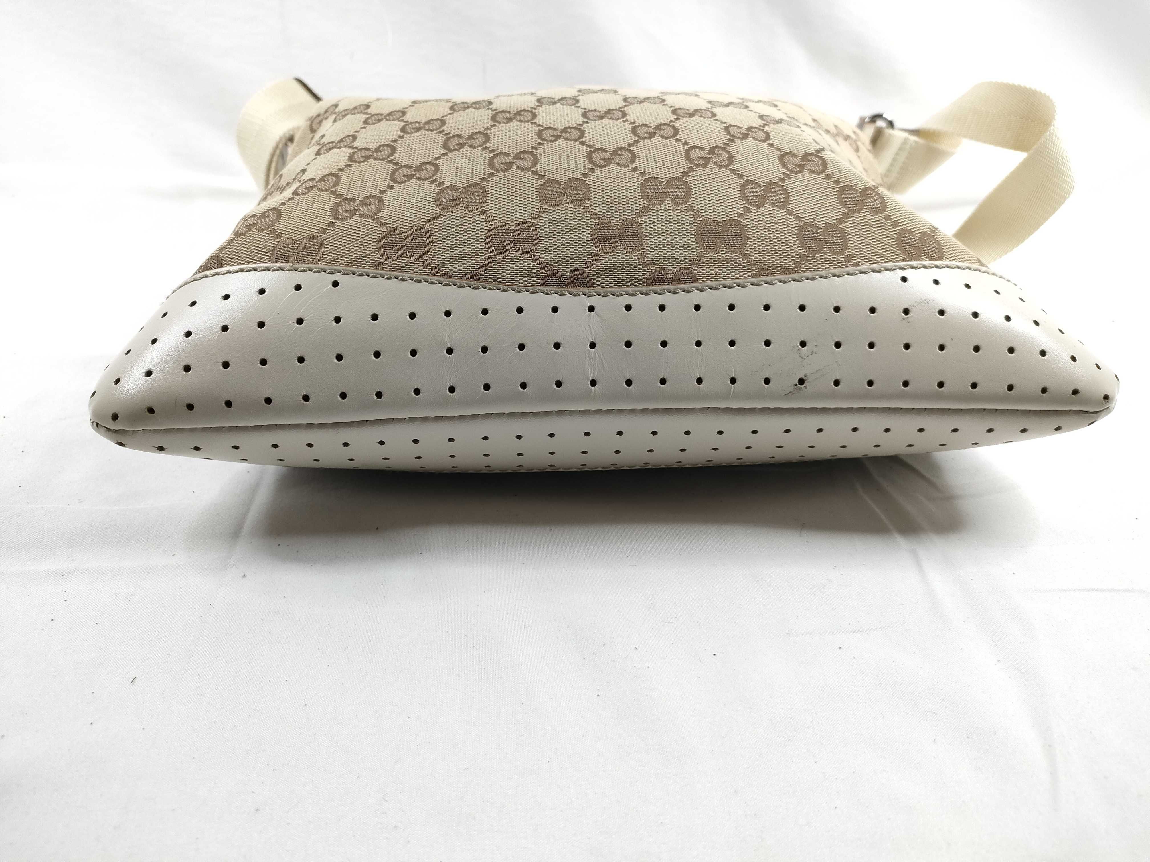 GG Canvas Shoulder Bag — view 4