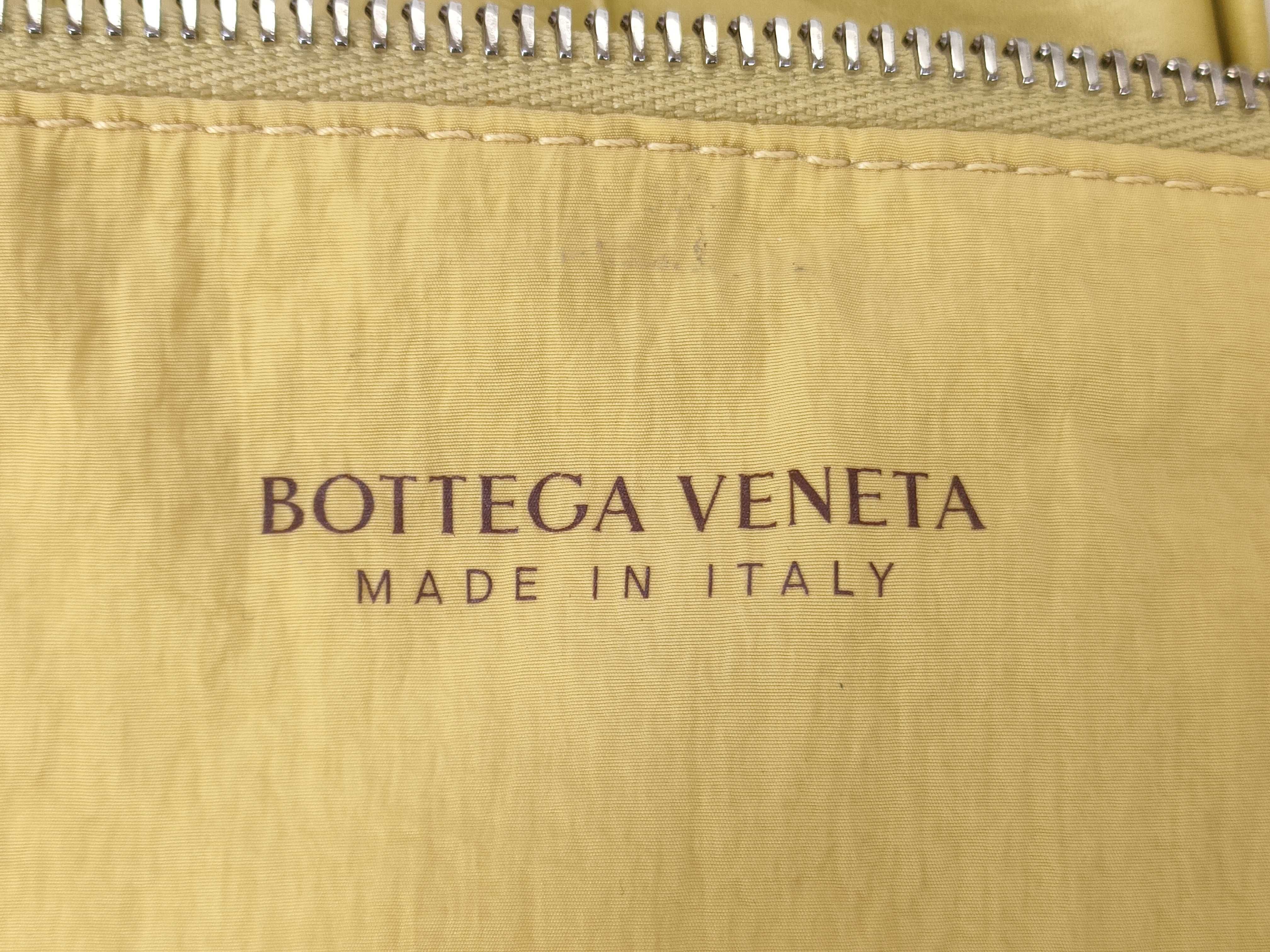 Intrecciato Bottega Veneta Cassette Yellow Shoulder Bag — view 12
