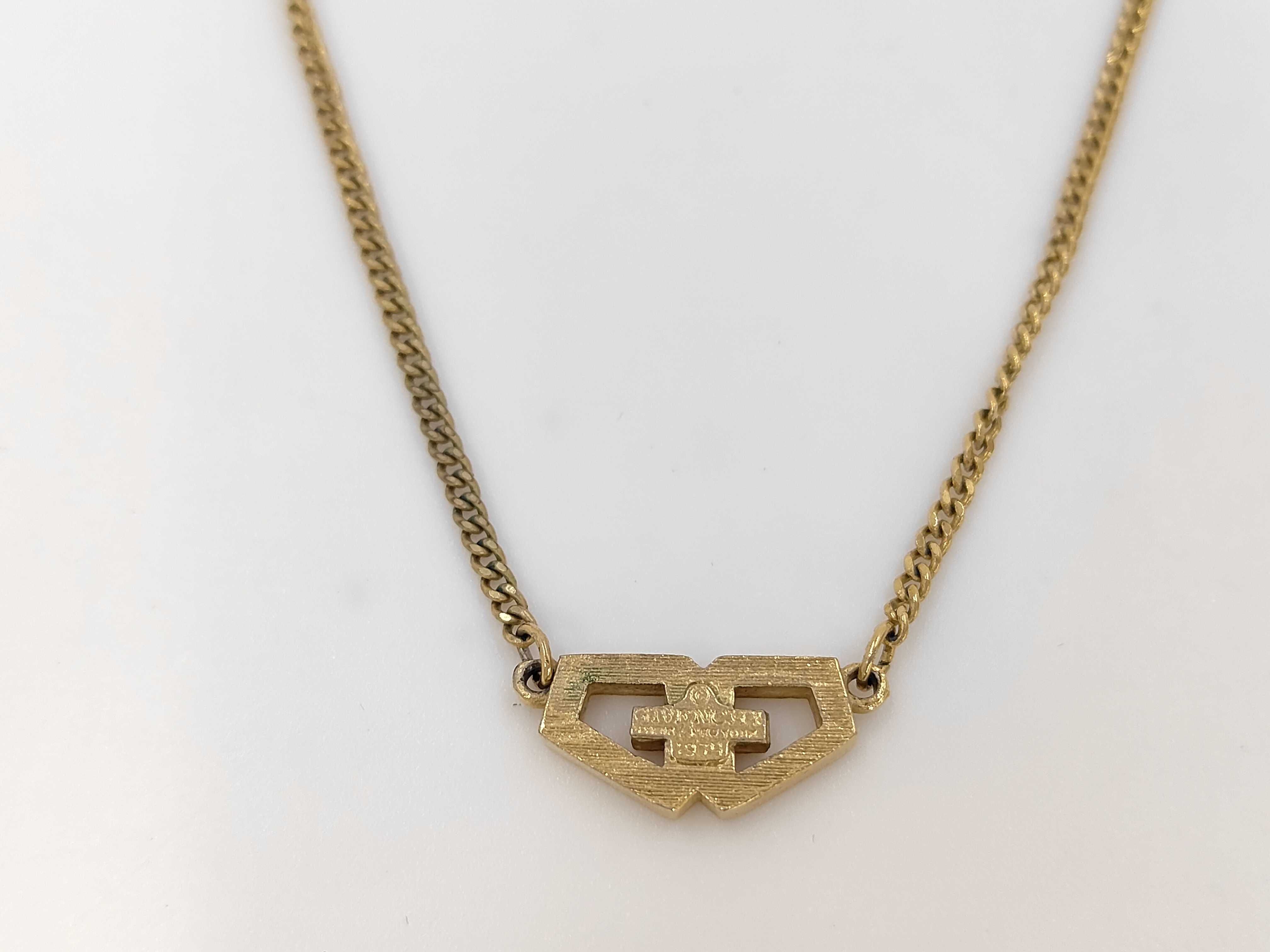 necklace — view 3