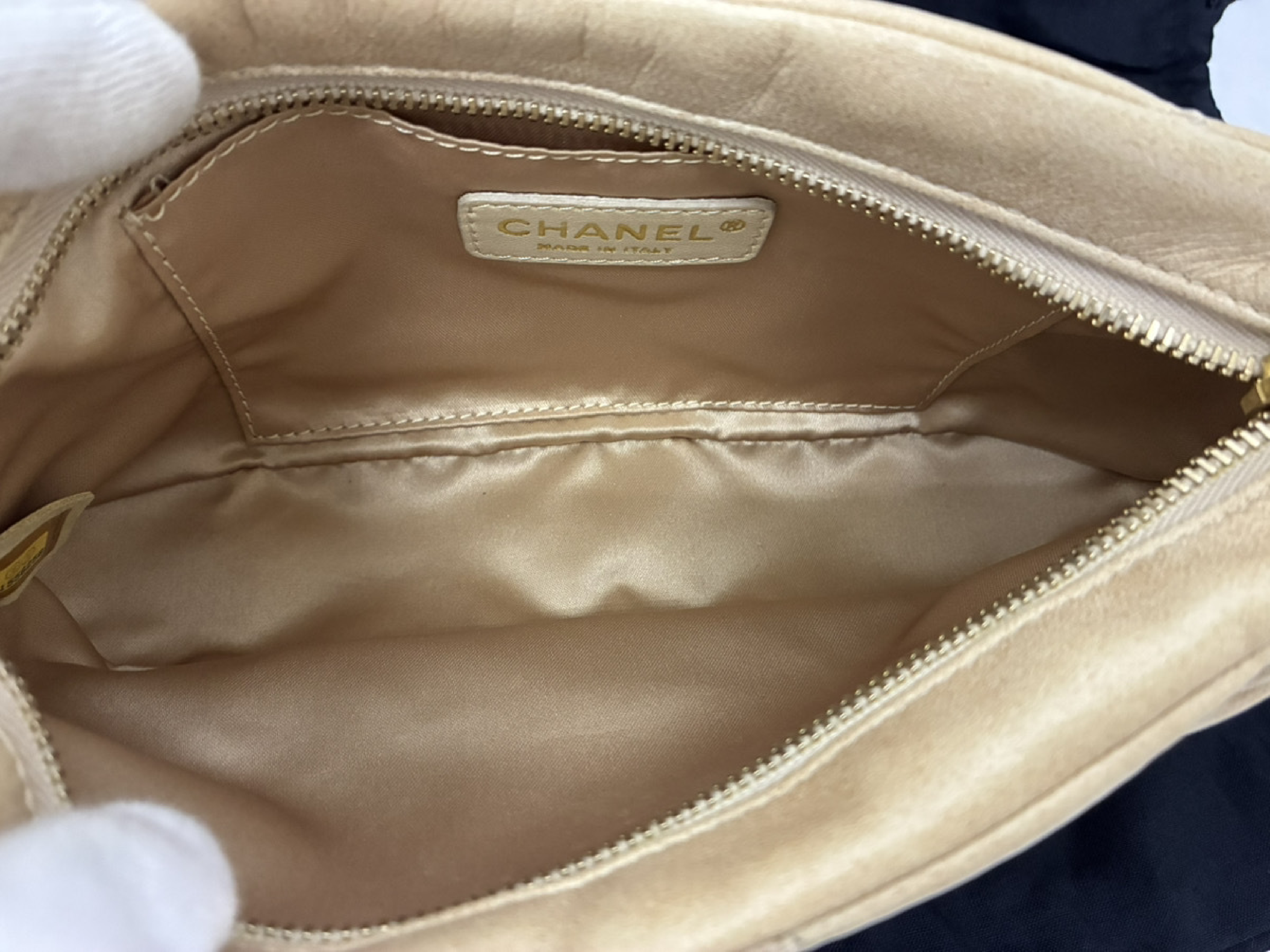 Matelassé Chain Bag, Bubble Quilted Leather — view 8
