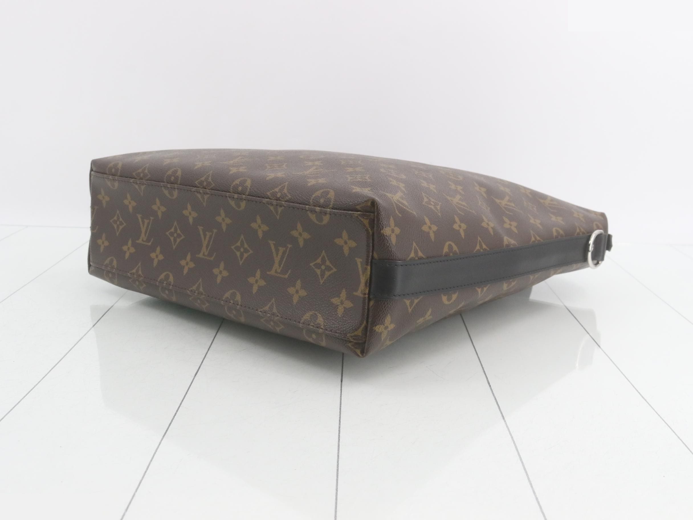 Macassar Davis — view 6