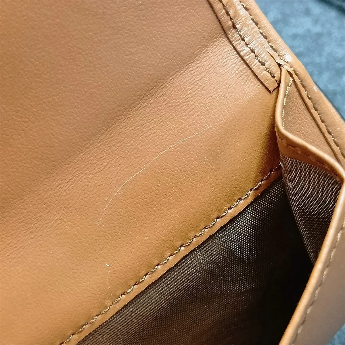 City Calf Tab 1MV204 Leather Compact Wallet Brown — view 9