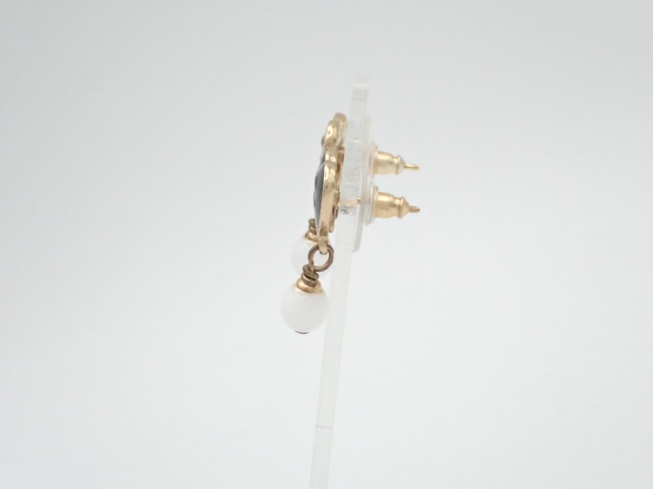 Coco Mark Heart Pearl Swing Earrings — view 3