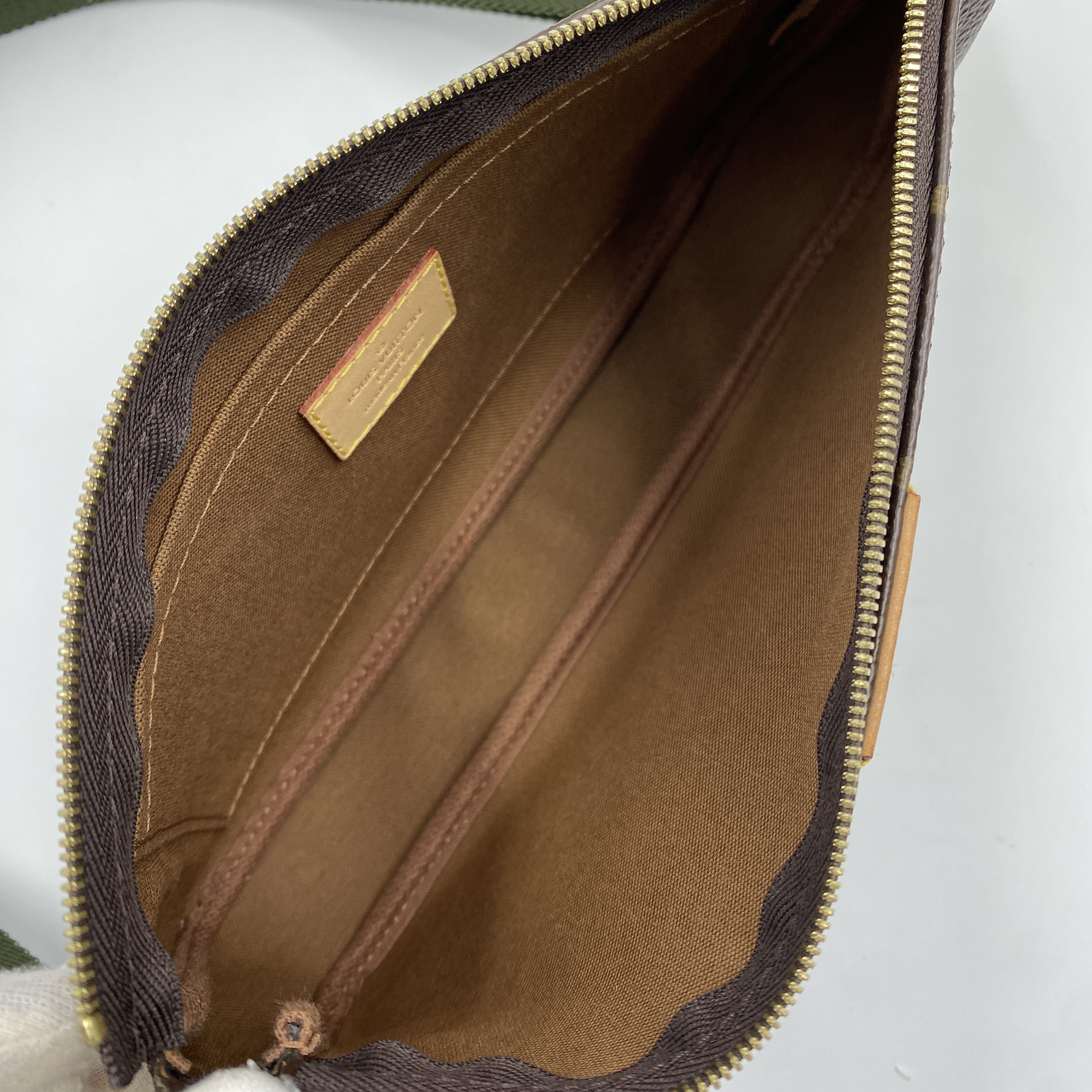 Multi Pochette Accessoires Khaki 2-Way Shoulder Bag — view 7