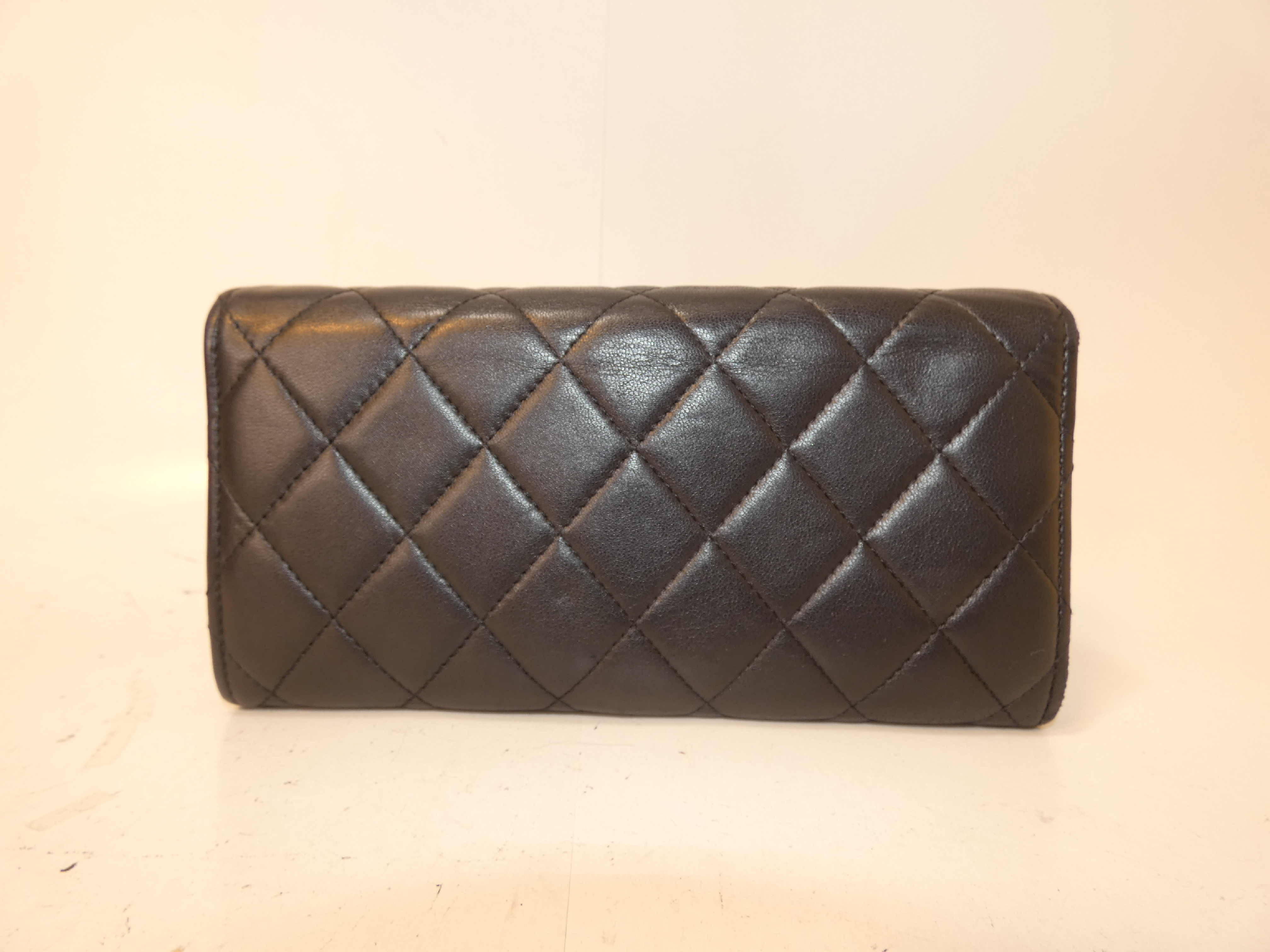 Matelassé Coco Lambskin Black Long Wallet — view 2