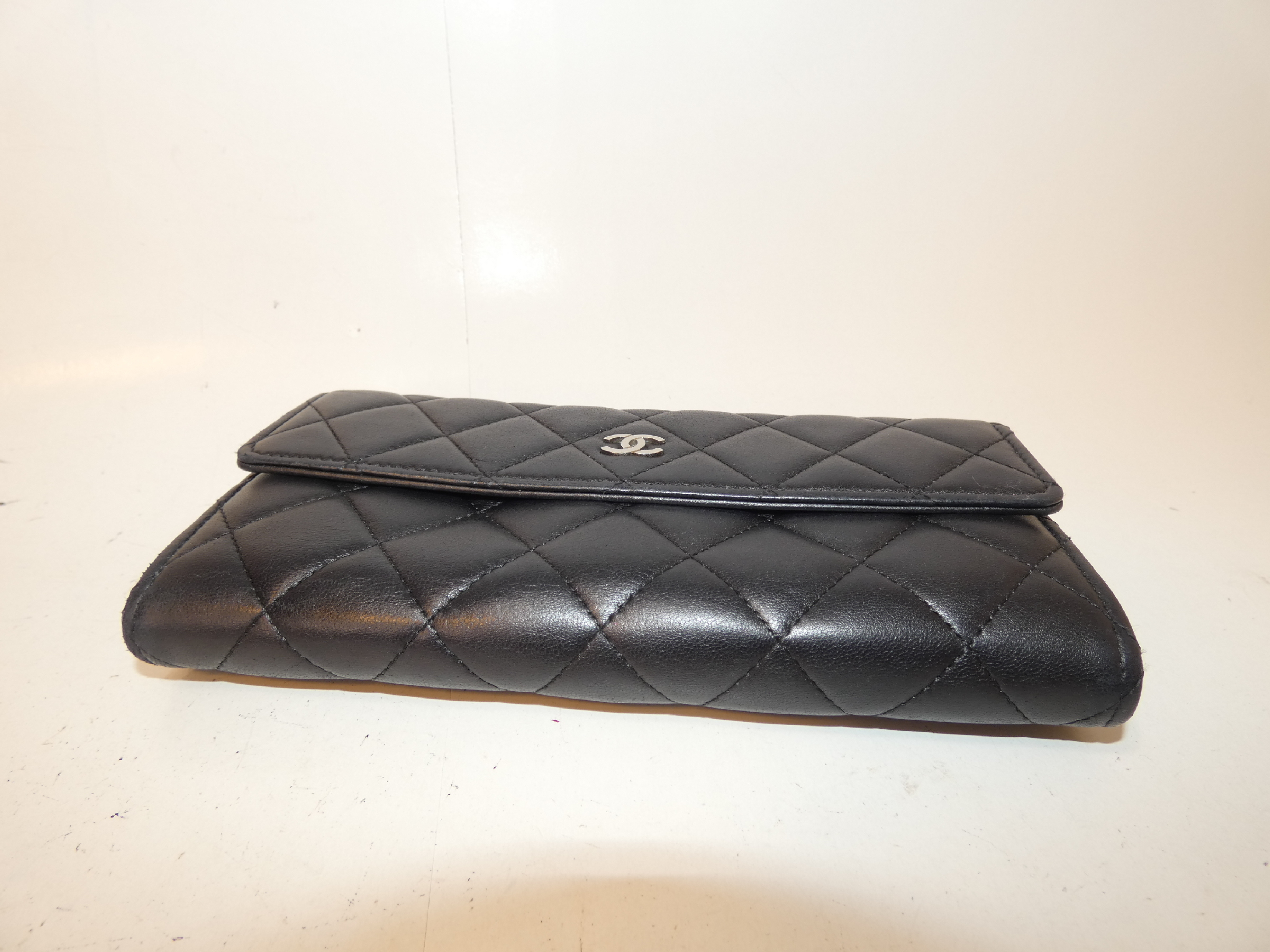 Matelassé Coco Lambskin Black Long Wallet — view 4