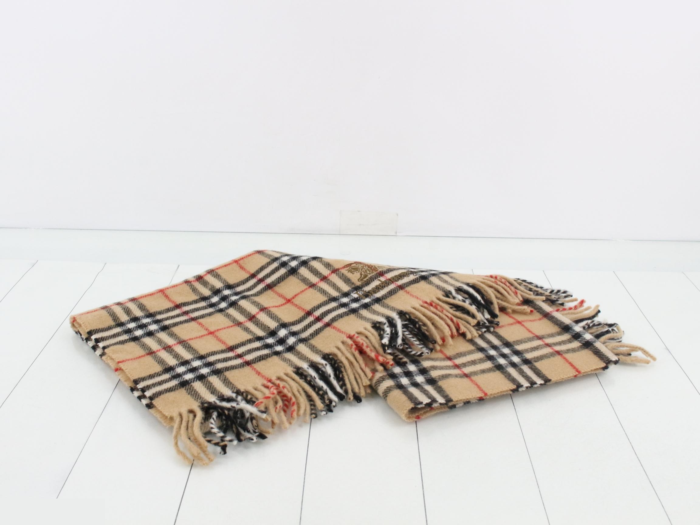 Other items: accessories, shawls (lap blankets) — view 2