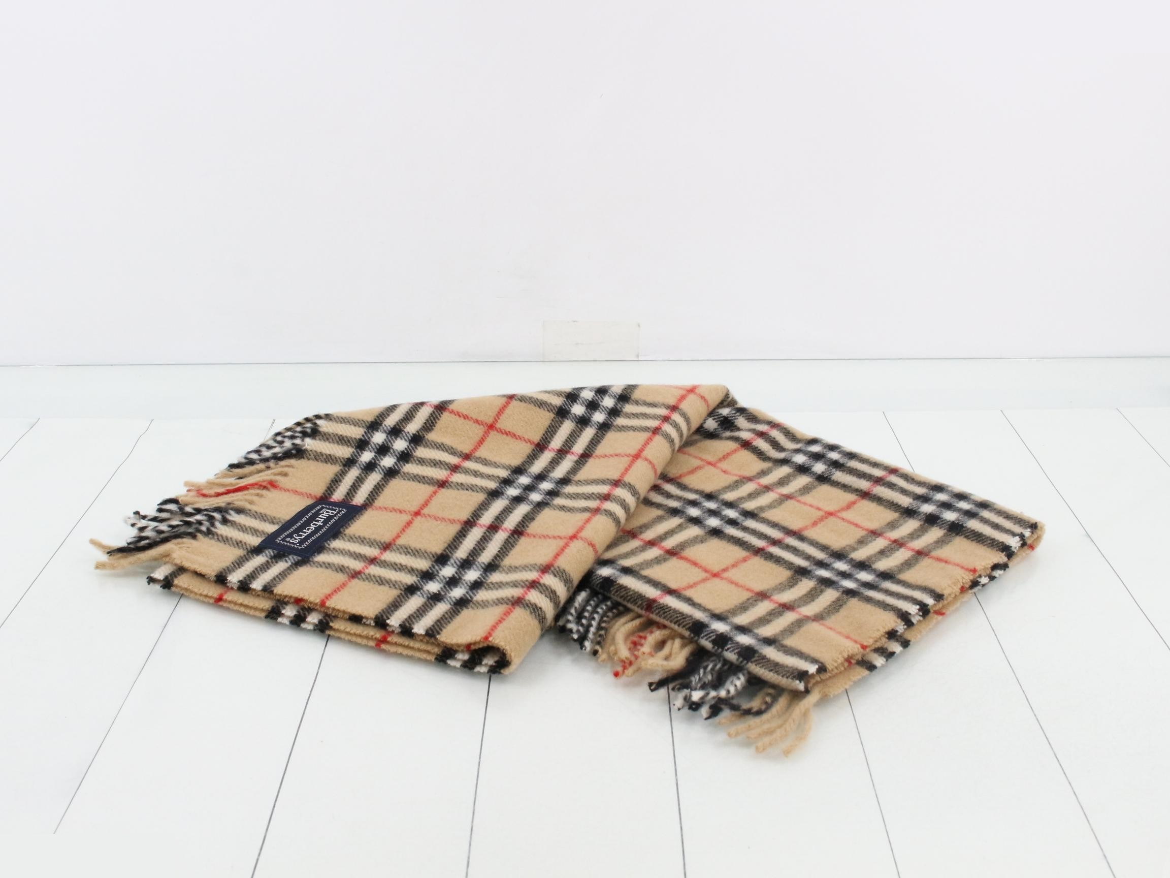 Other items: accessories, shawls (lap blankets) — view 3