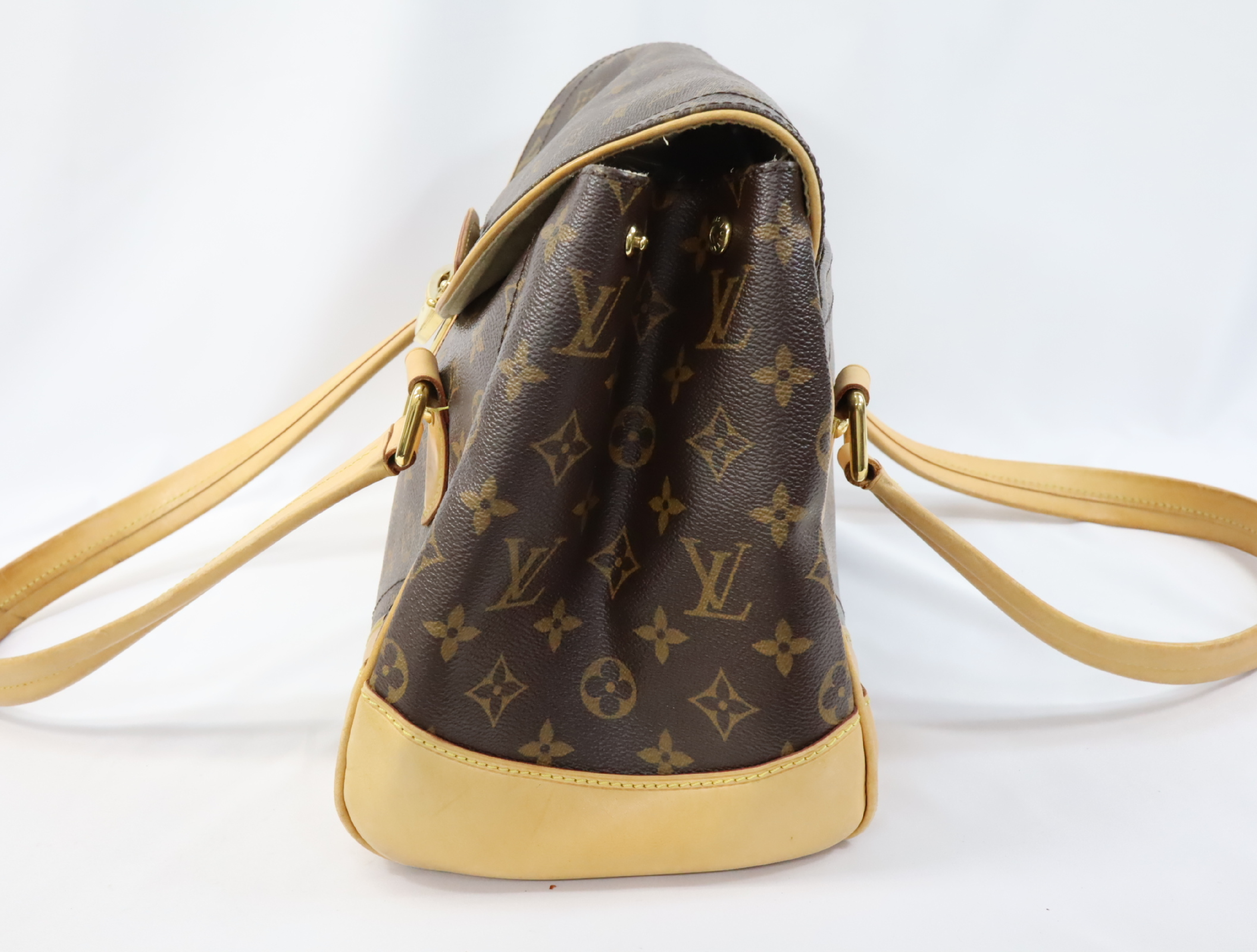 Monogram Beverly GM M40120 Shoulder Bag Brown Shoulder Bag — view 3