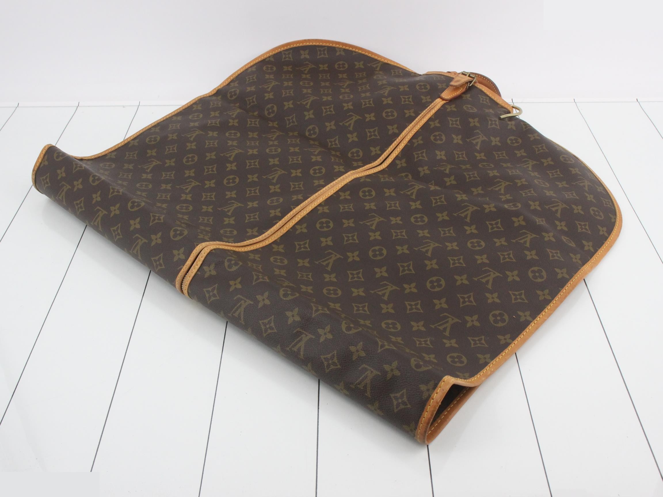 M23542 Monogram Sac de Portemente Garment Case — view 3