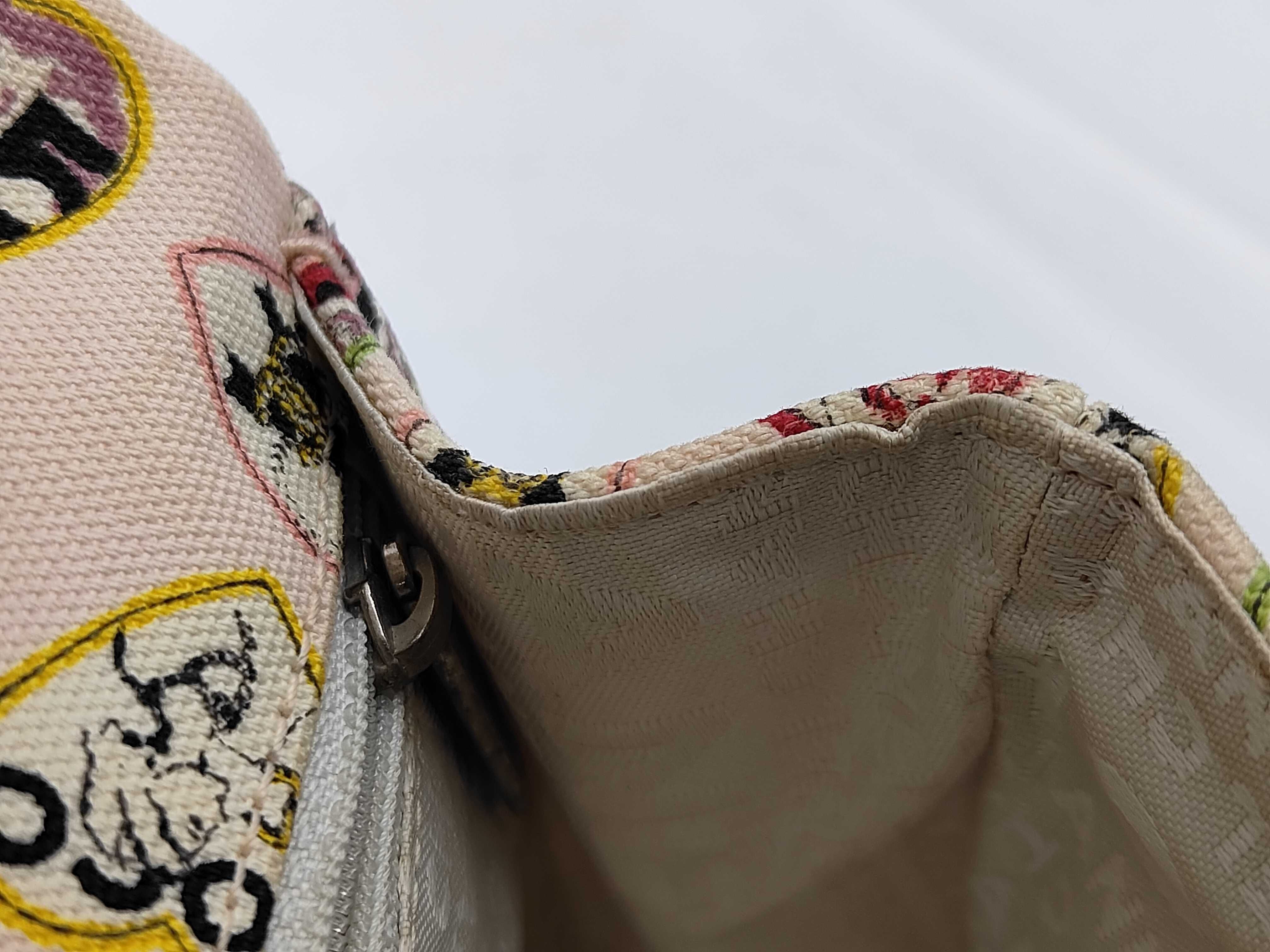 Chain Shoulder Bag Valentine's Day Shoulder Bag — view 8