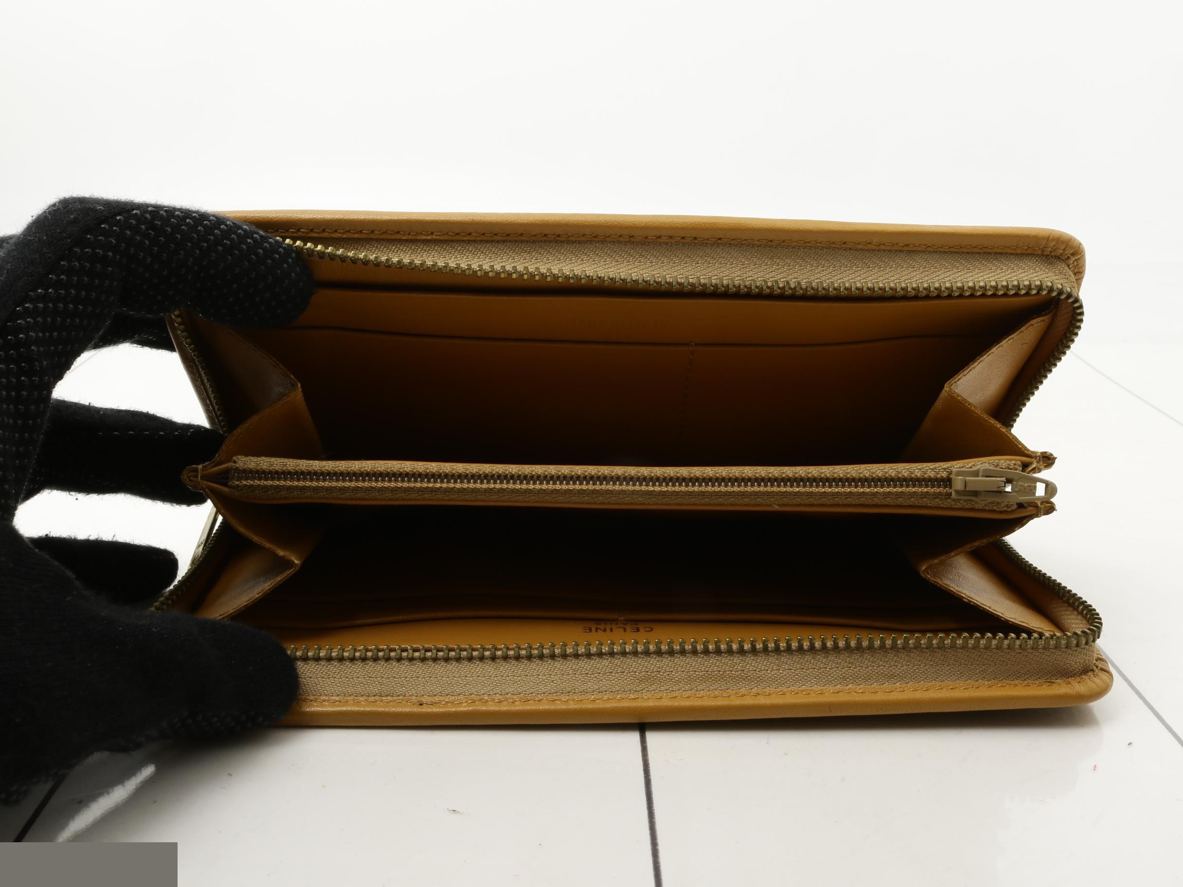 Other lines: Bags and Wallets — view 4
