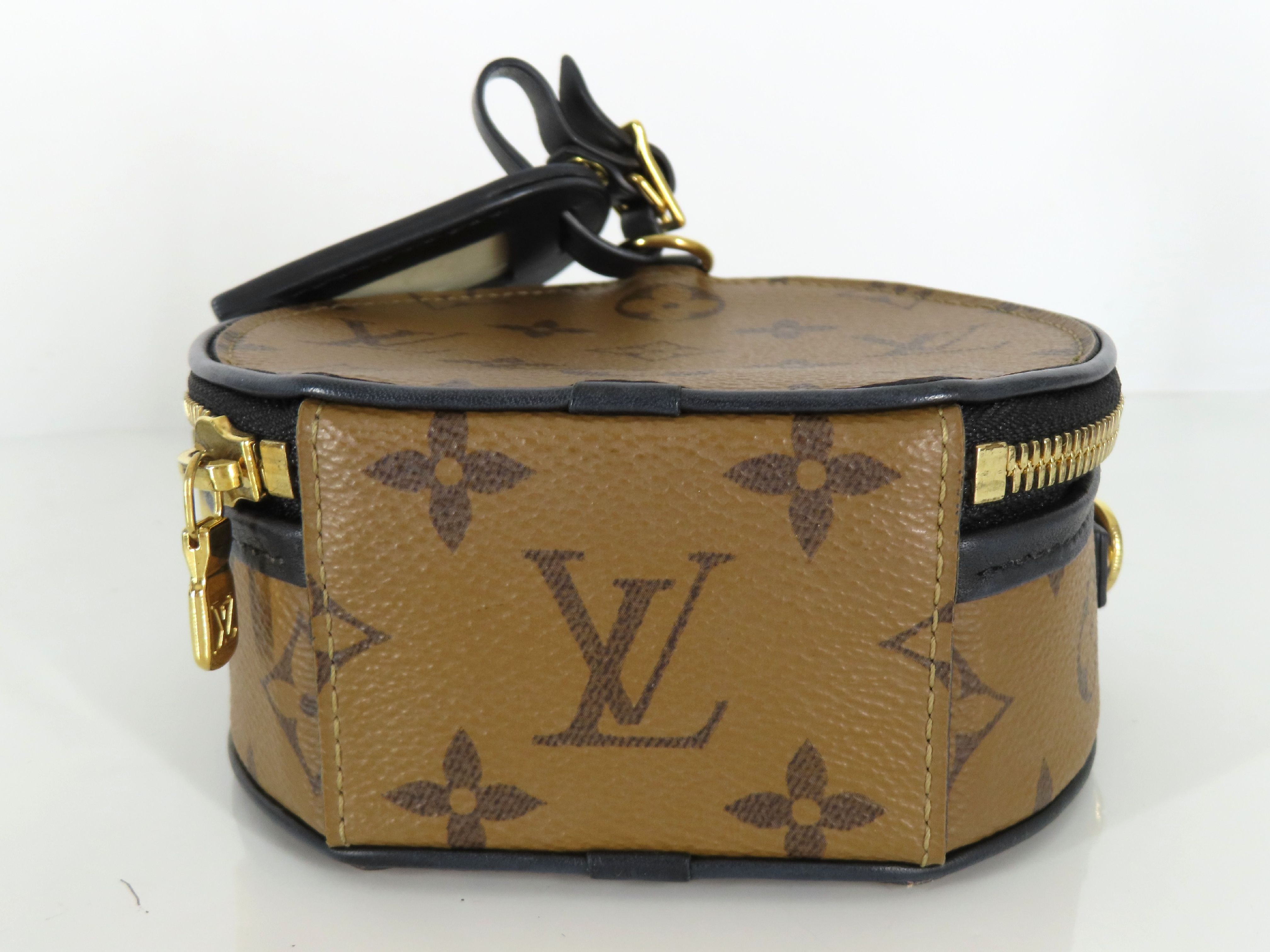 Monogram Reverse Mini Boite Chapeau M68276 Shoulder Bag — view 6