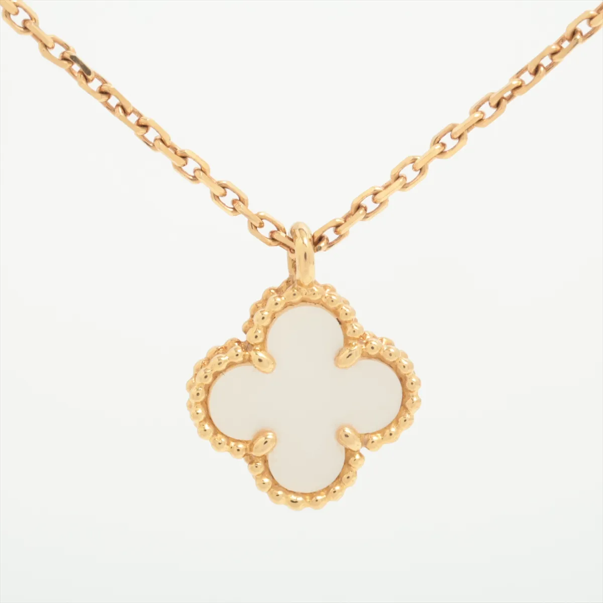 Sweet Alhambra Shell Necklace, 750 (Yellow Gold), 2.7g, JB331260. — view 2