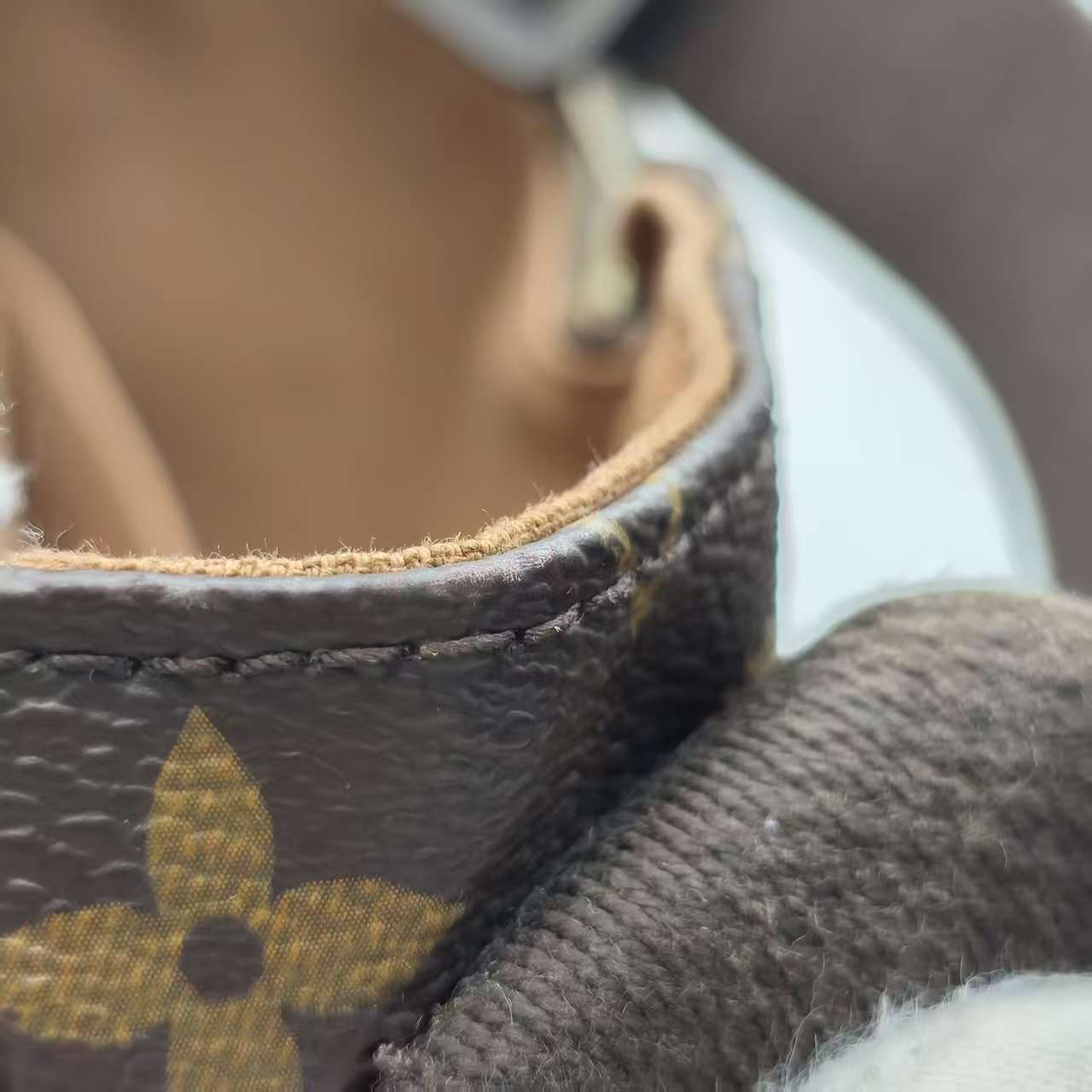 【*Shipped from: China*】LOUIS VUITTON PU Shoulder Bag — view 13