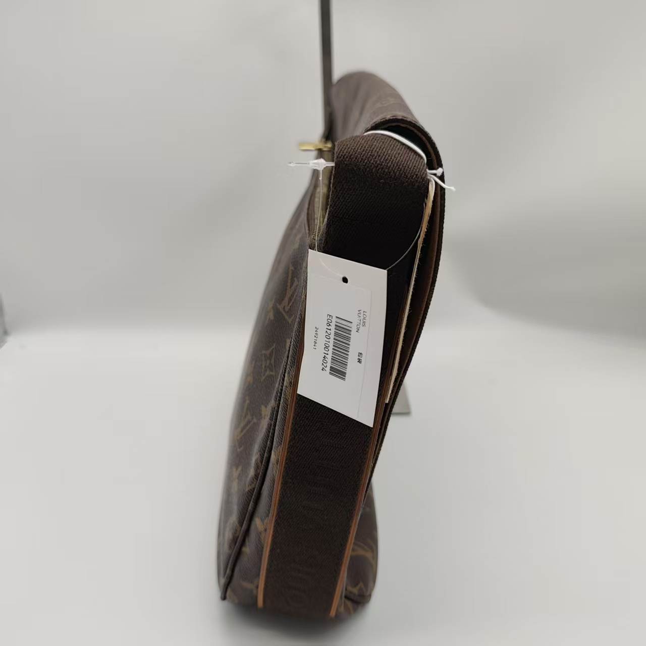【*Shipped from: China*】LOUIS VUITTON PU Shoulder Bag — view 4