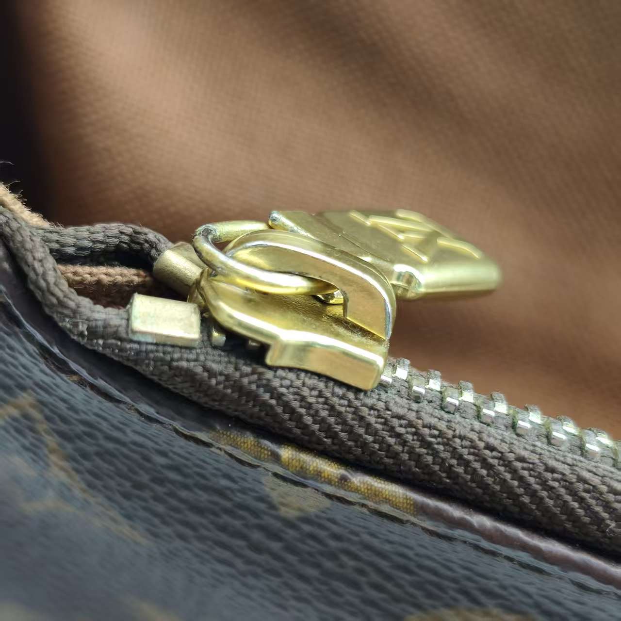 【*Shipped from: China*】LOUIS VUITTON PU Shoulder Bag — view 10