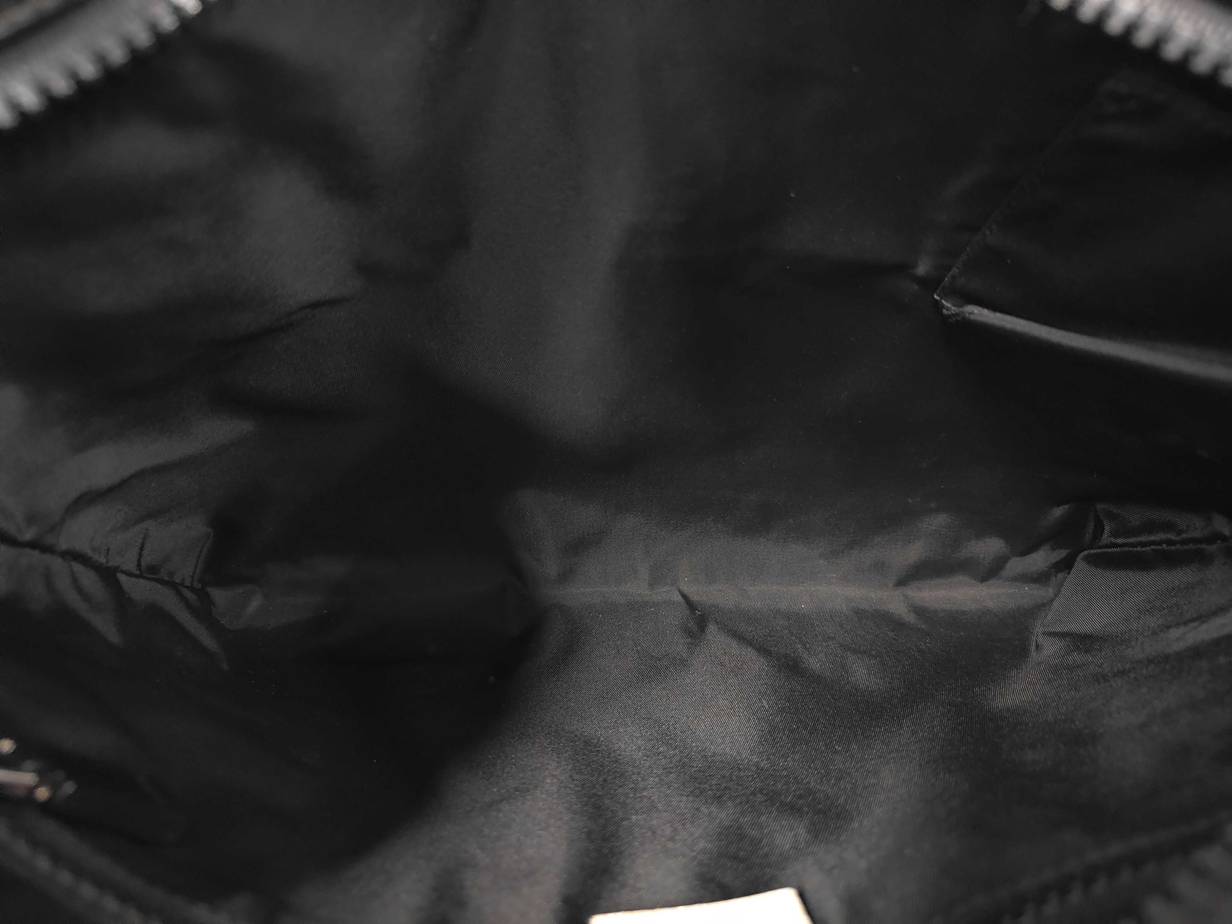 GG Supreme Shoulder Bag — view 8