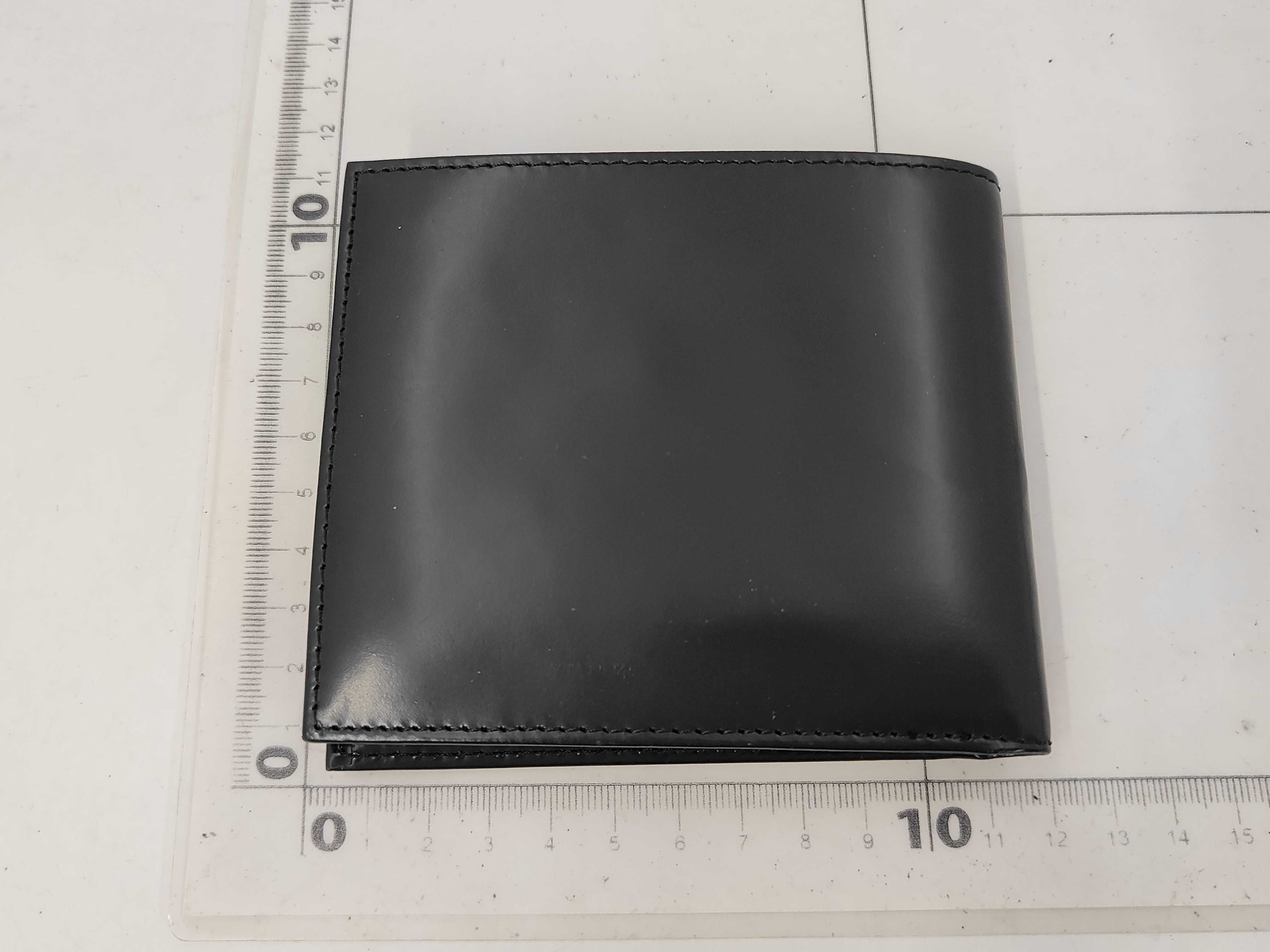 Bi-fold Wallet Leather Wallet — view 2