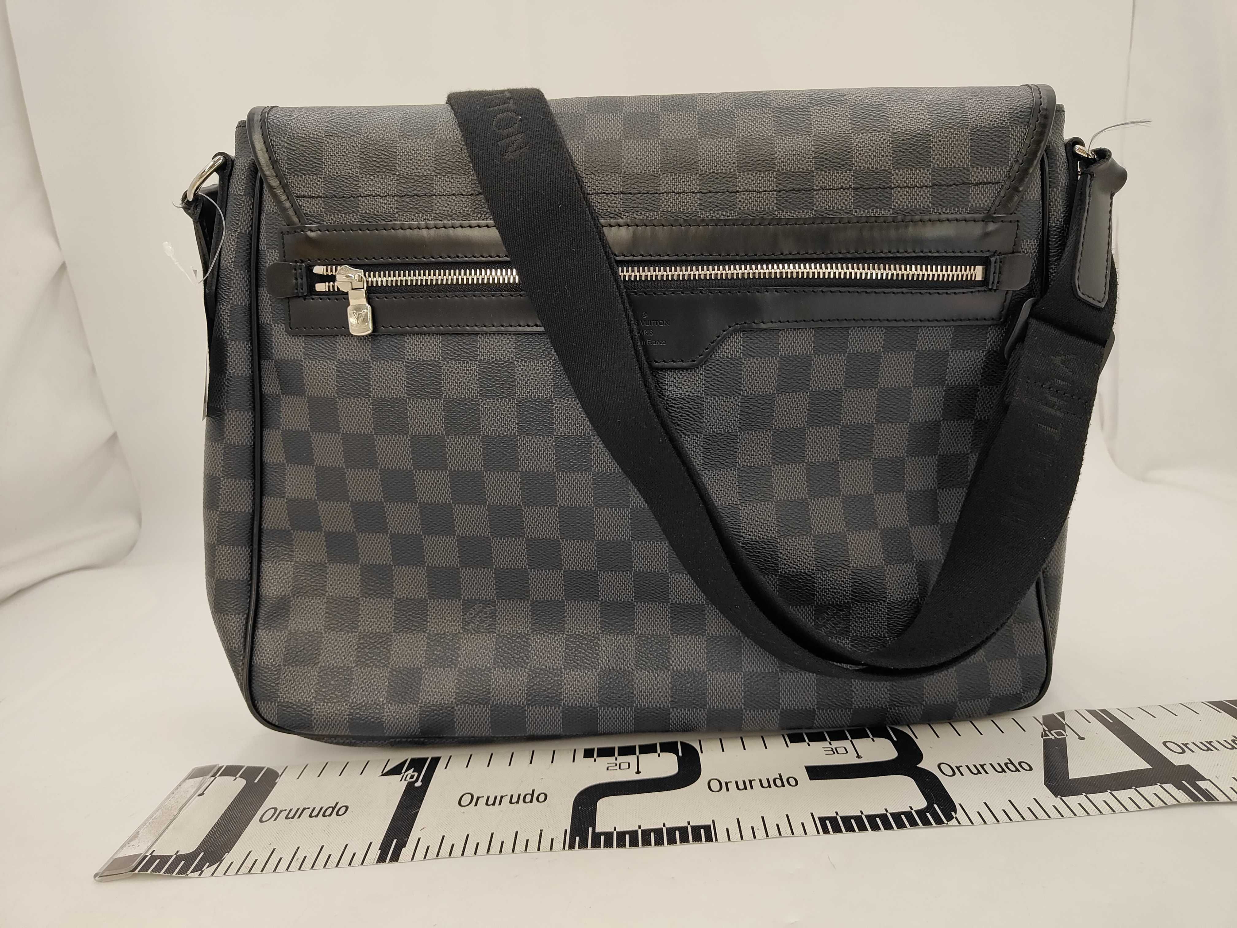 Damier Graphite Daniel MM Shoulder Bag — view 2
