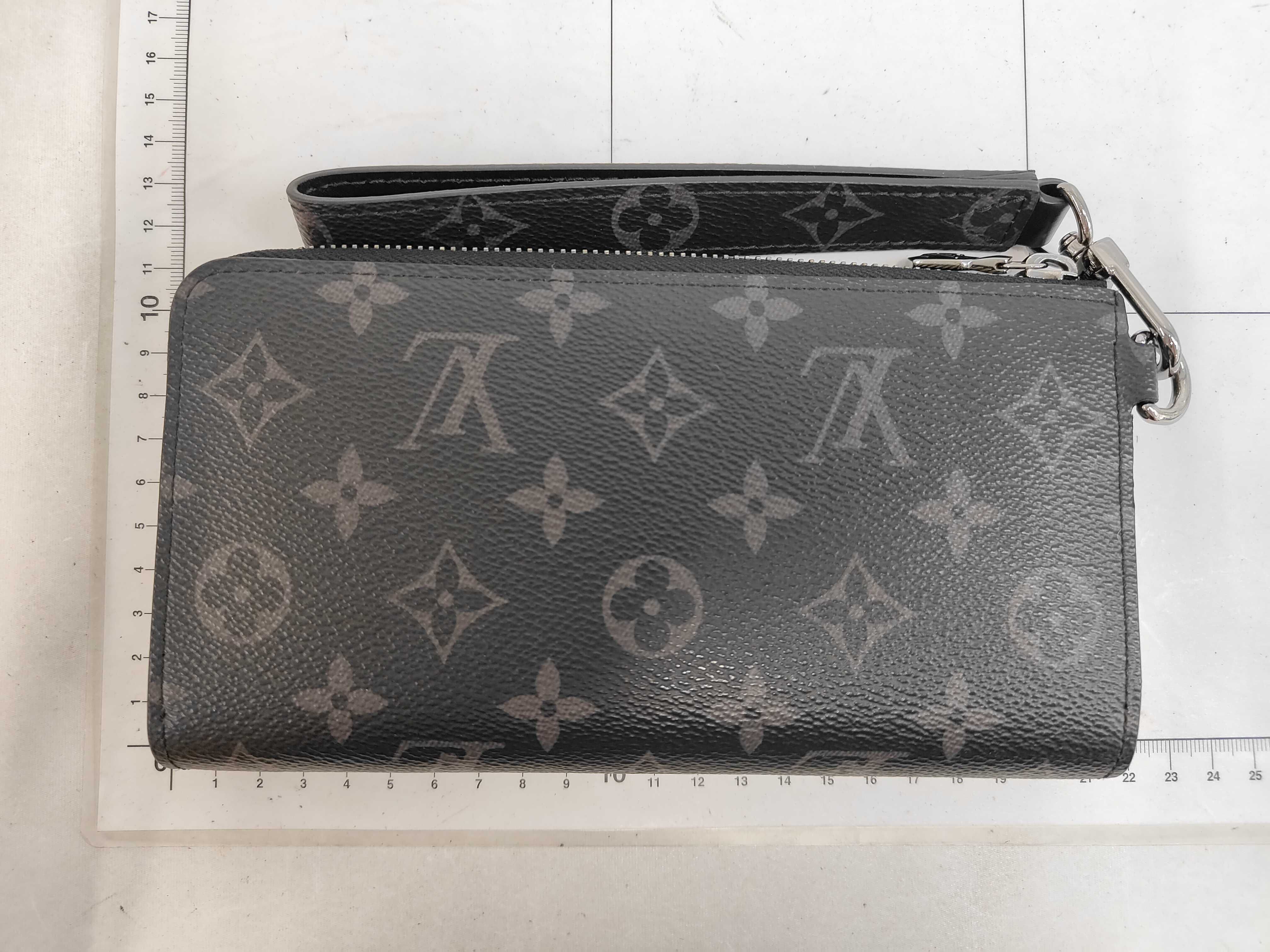 Monogram Zippy Dragonne M80994 Wallet — view 2