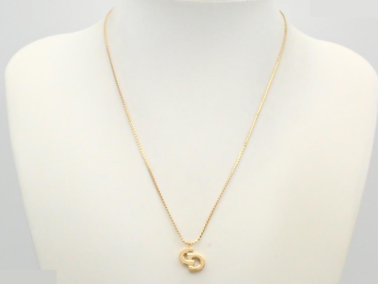 Other lines: Precious metals, necklaces, pendants — view 3