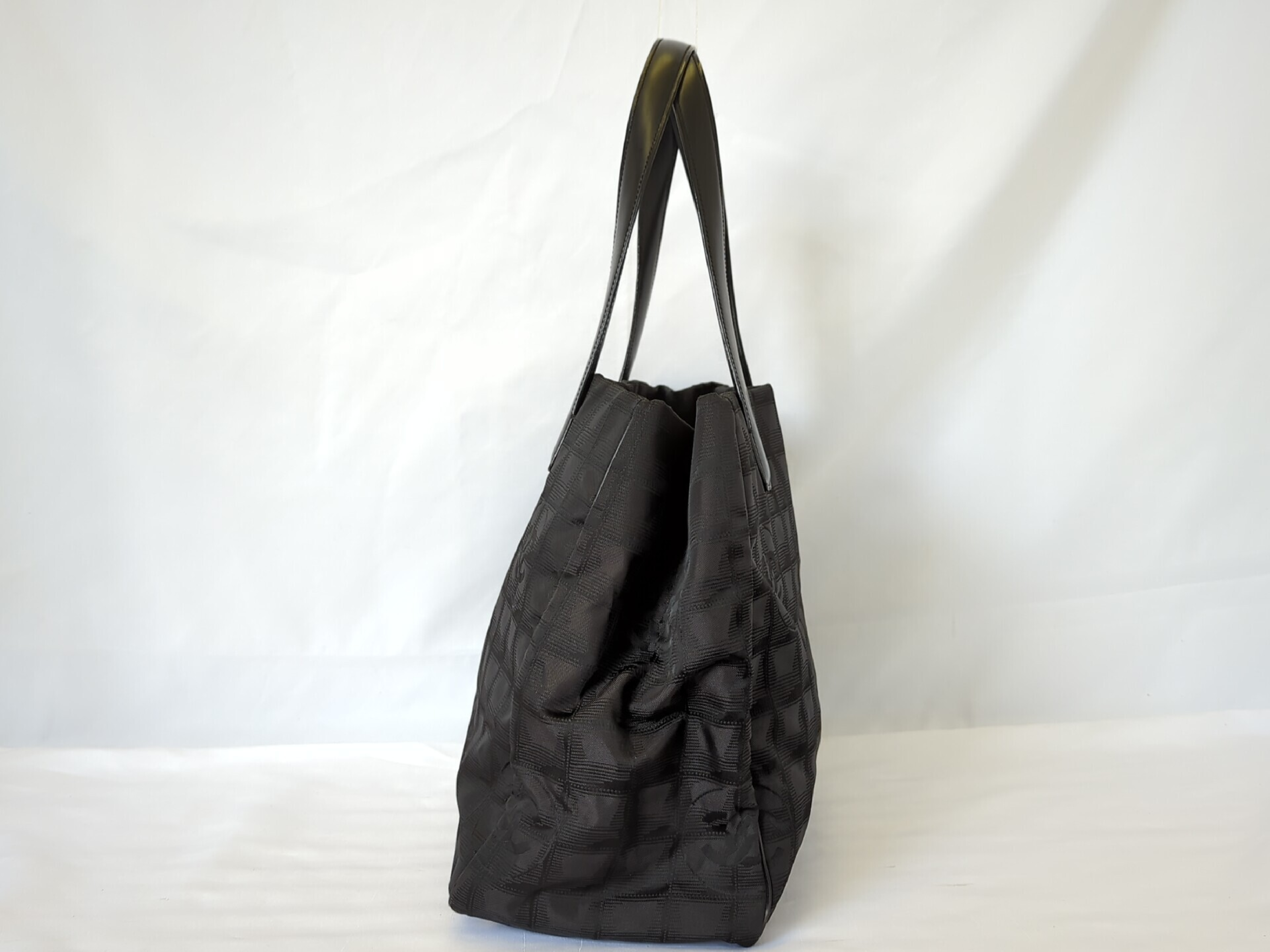New Travel Line Tote Black No. 10 Tote Bag — view 6