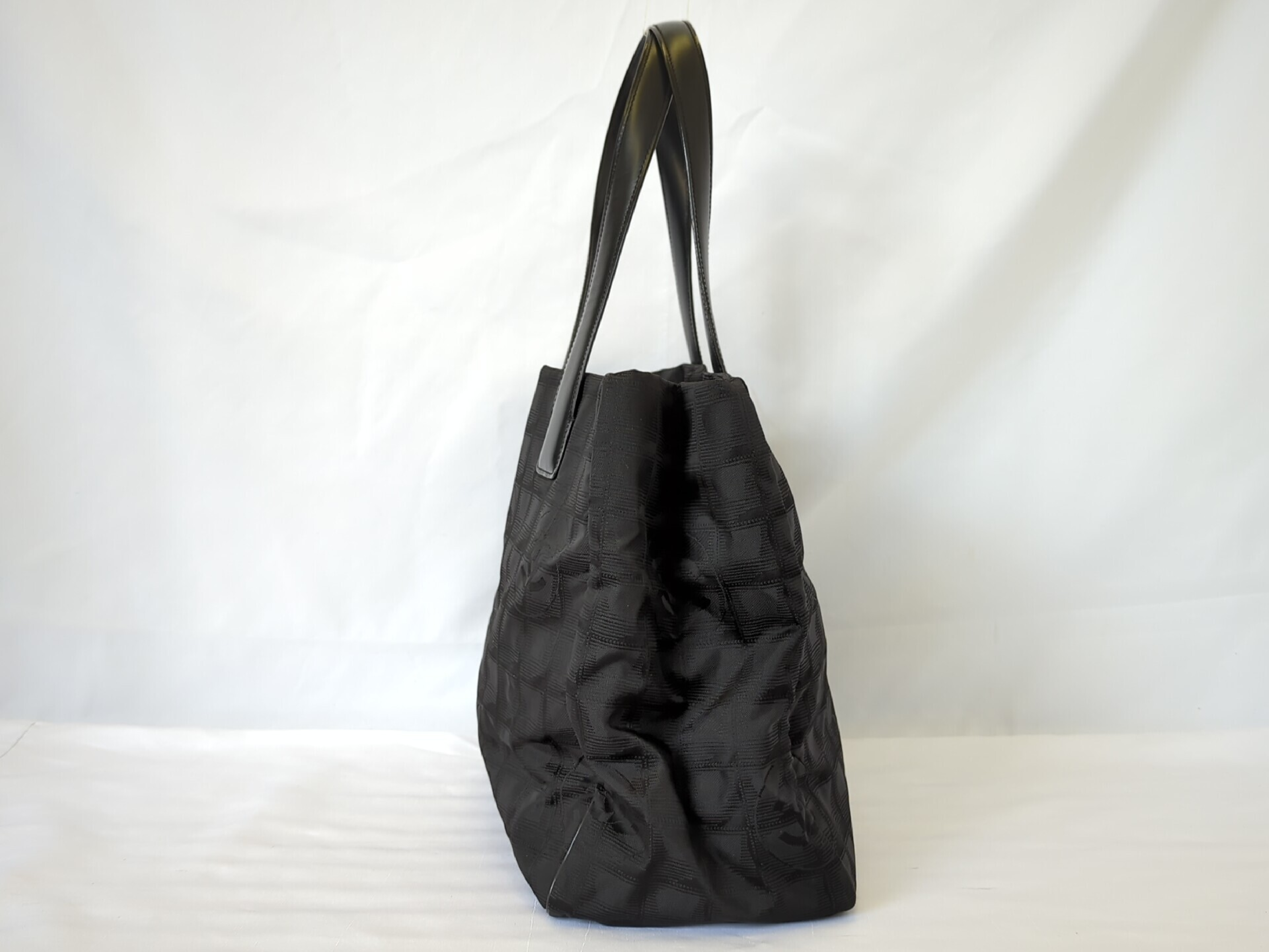 New Travel Line Tote Black No. 10 Tote Bag — view 7