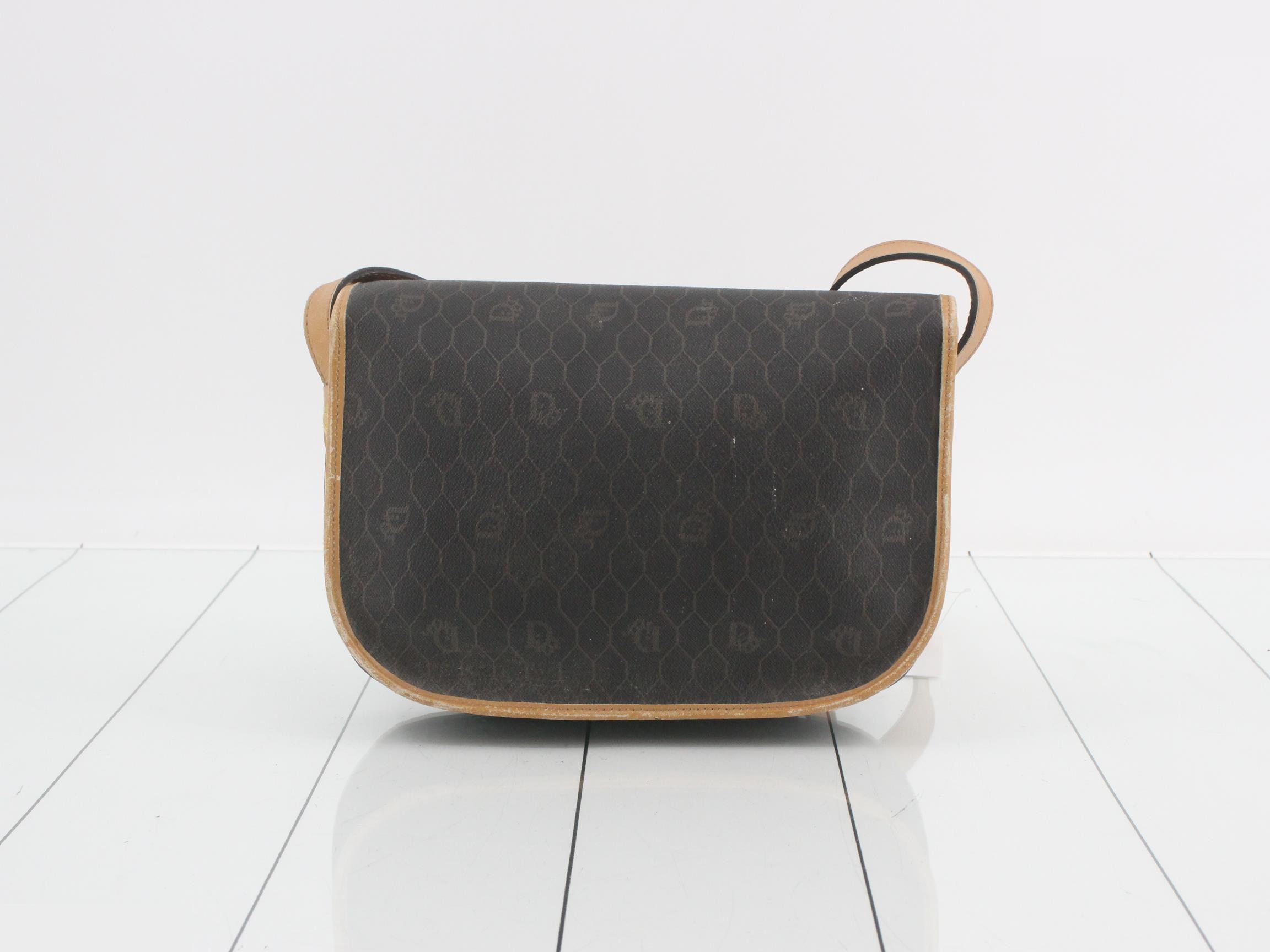 Honeycomb pattern PVC shoulder bag — view 2