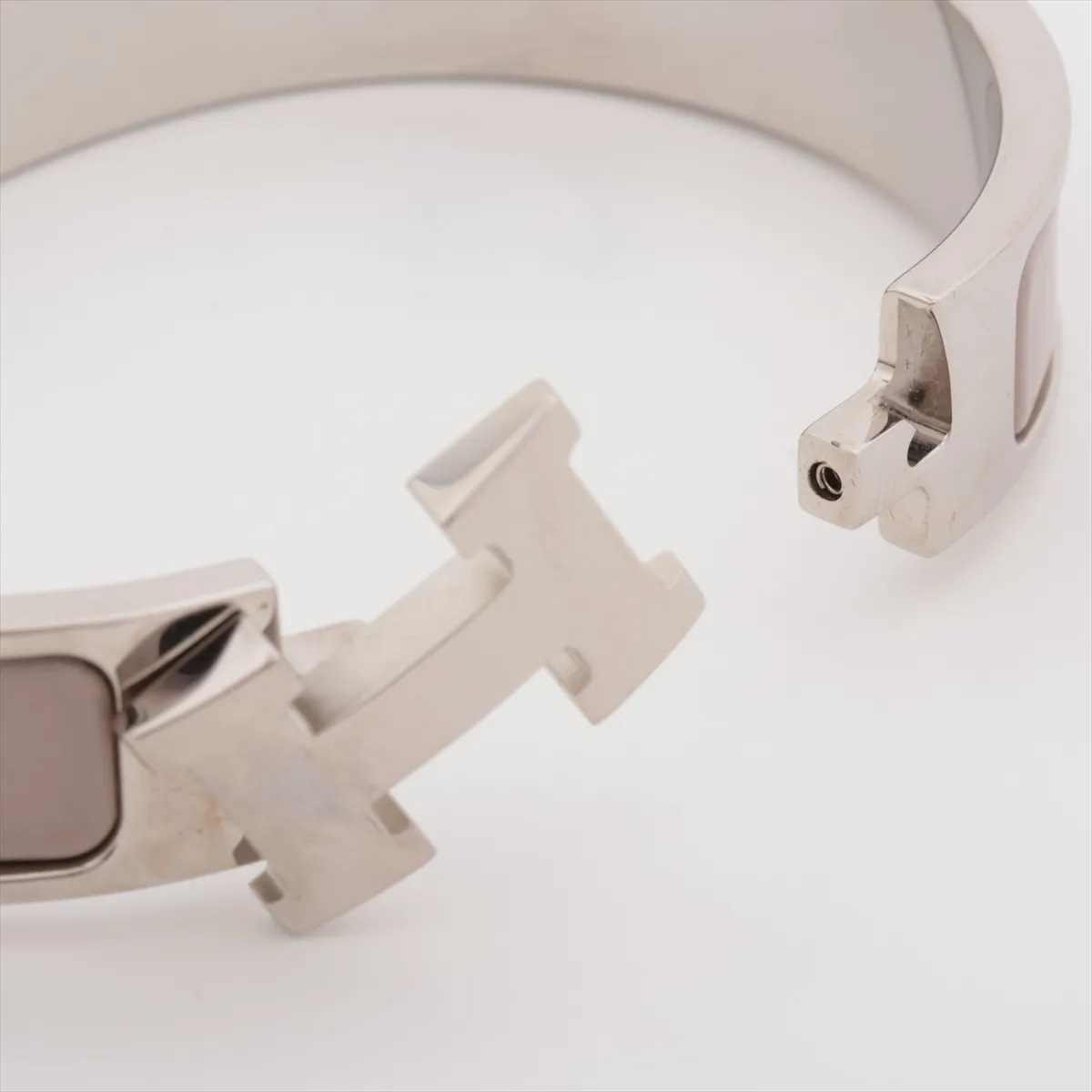 Click H Bangle Fan FI0220 Bangle GP Silver x Greige — view 5