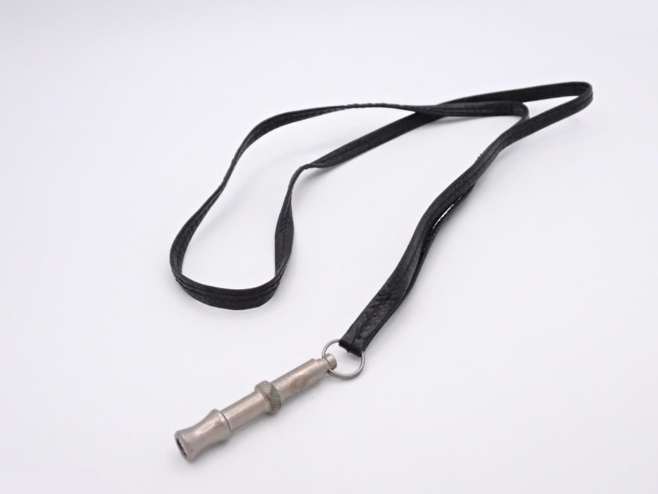Siffle whistle — view 3