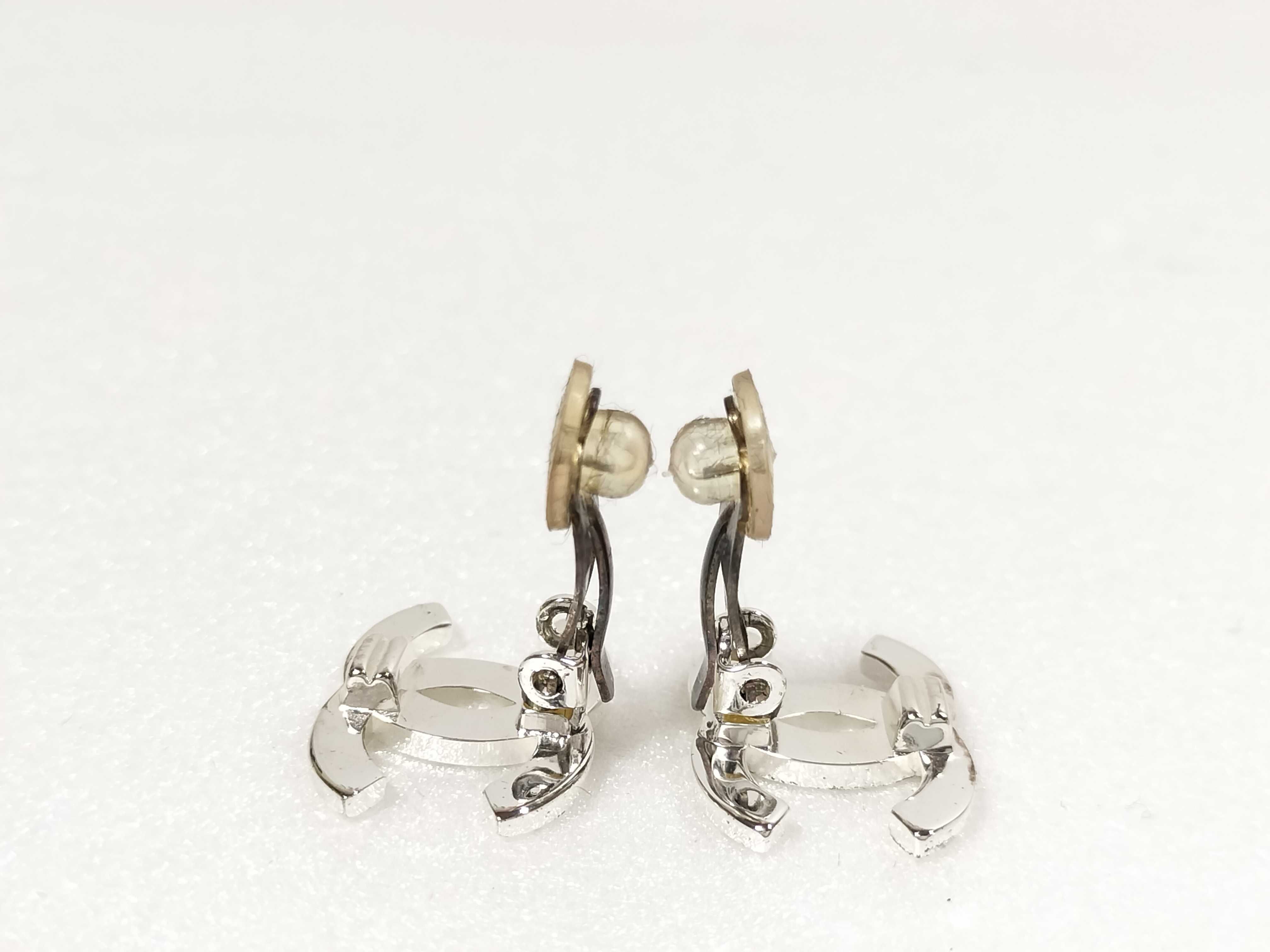 98P Earrings — view 3