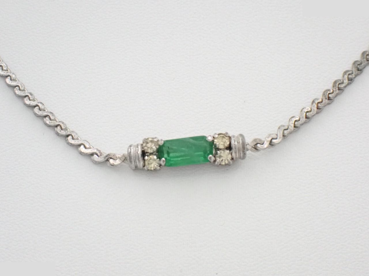 Vintage costume jewelry necklace, chain approximately 42cm
