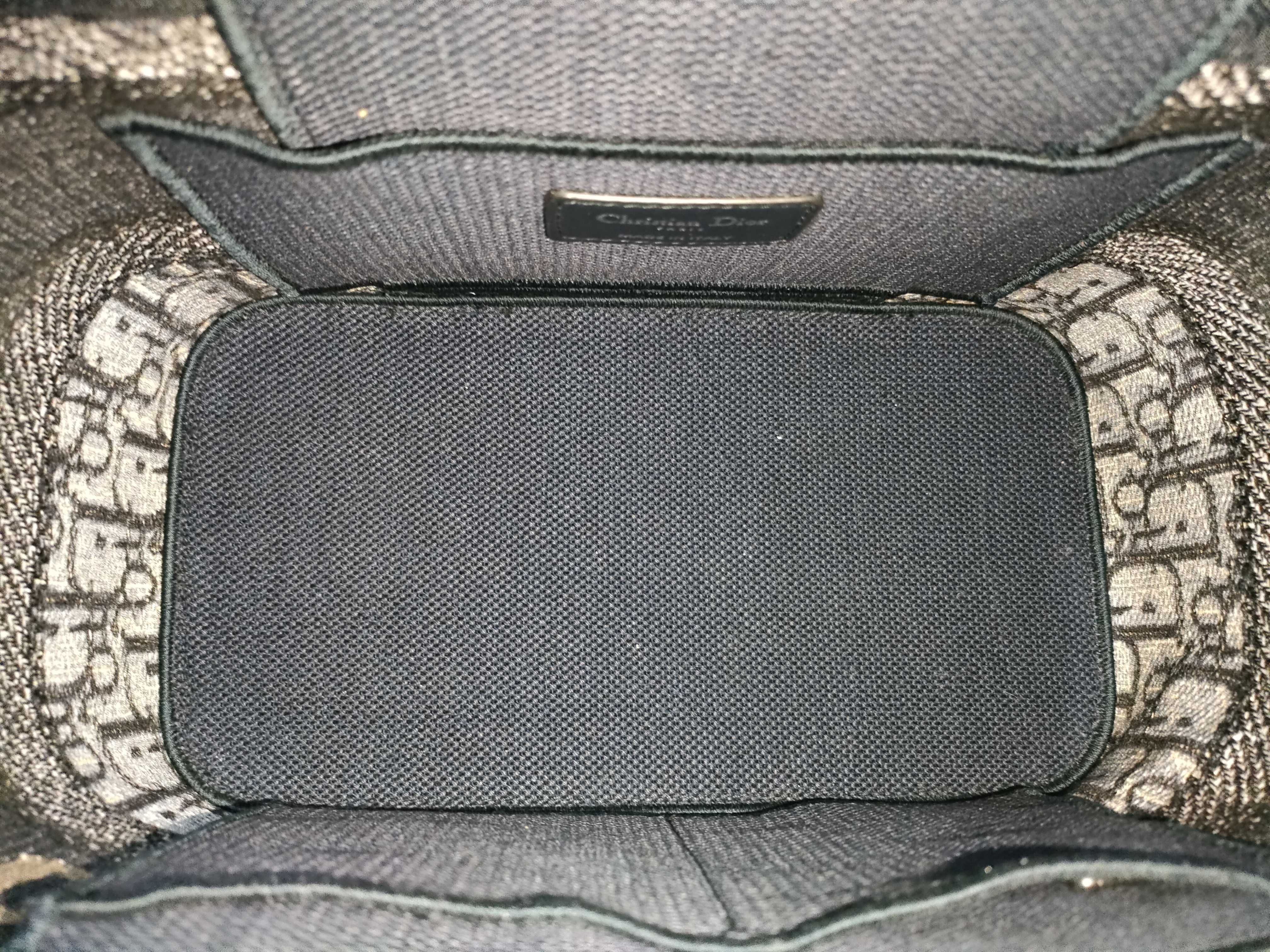 Trotter Vanity Bag — view 11
