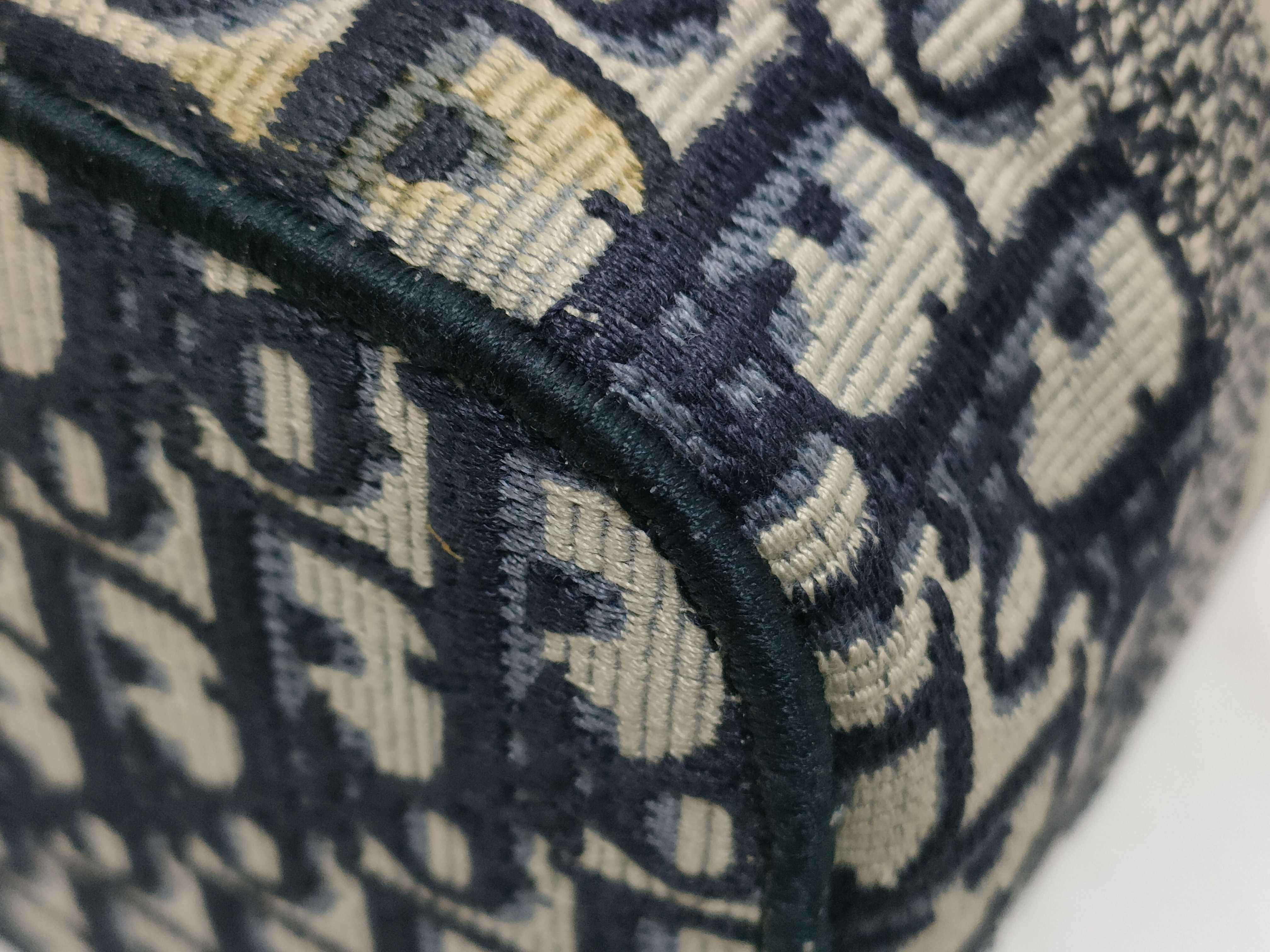 Trotter Vanity Bag — view 7