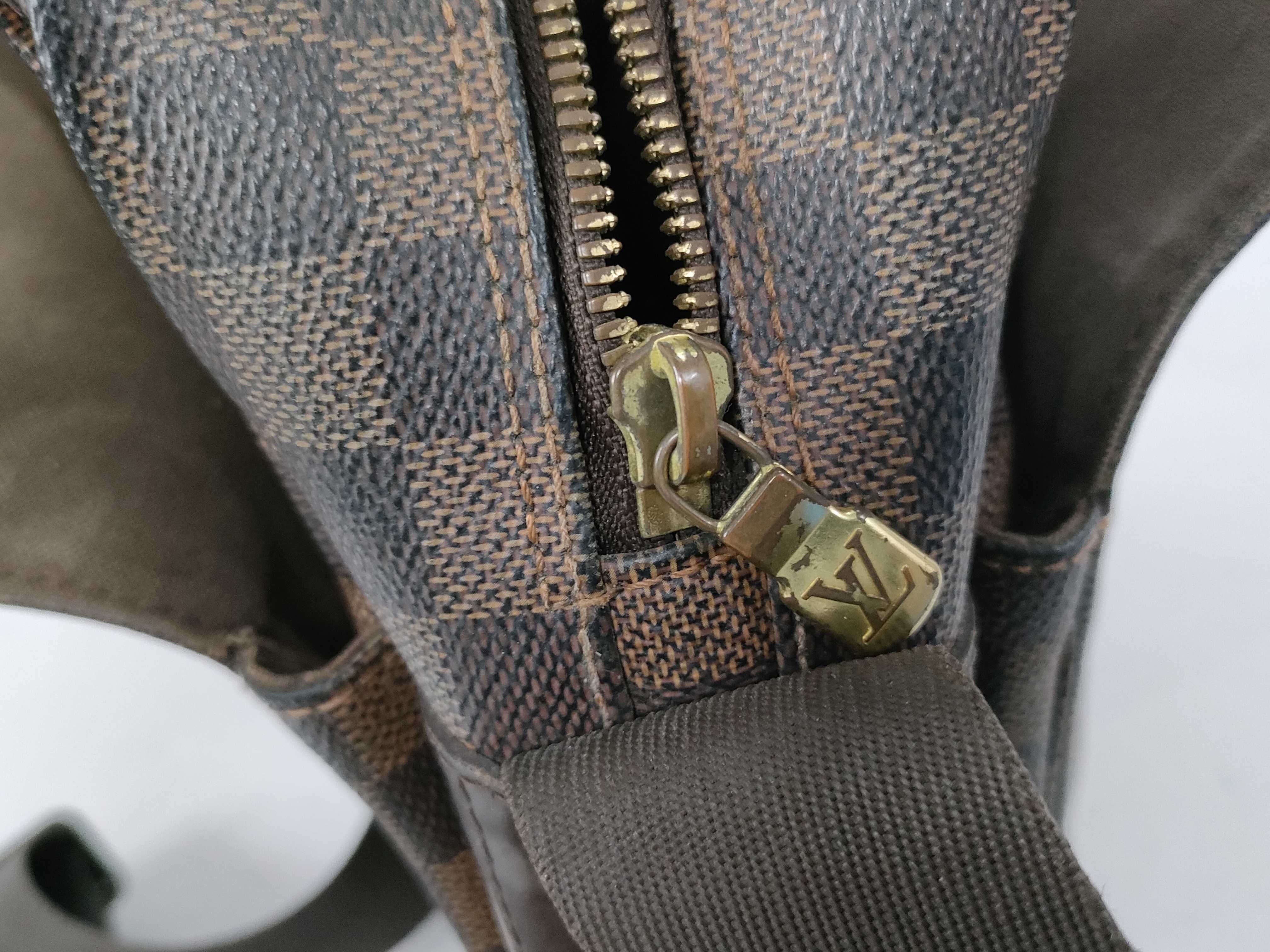 Damier Louis Vuitton Damier Shoulder Bag — view 14