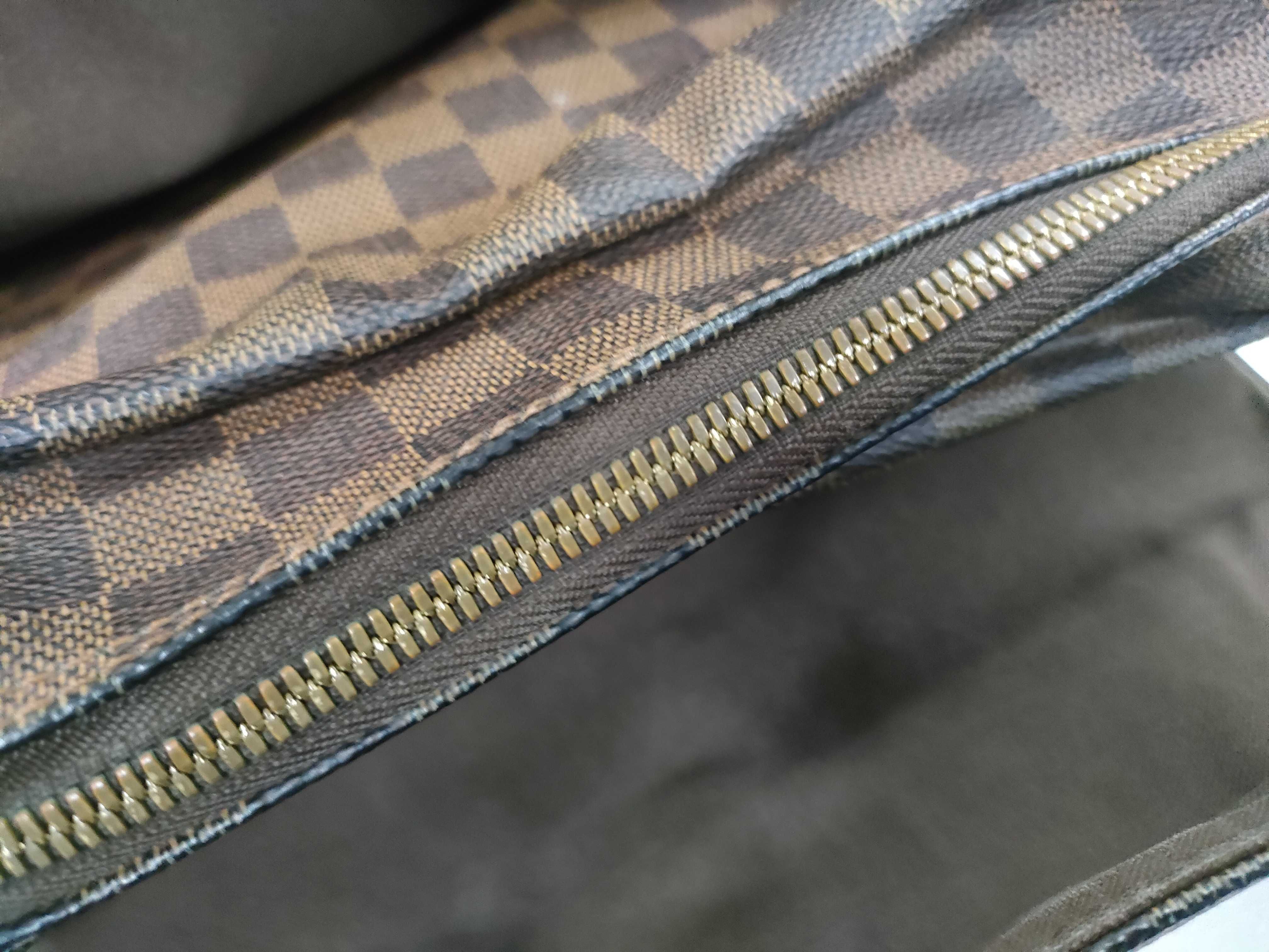 Damier Louis Vuitton Damier Shoulder Bag — view 9