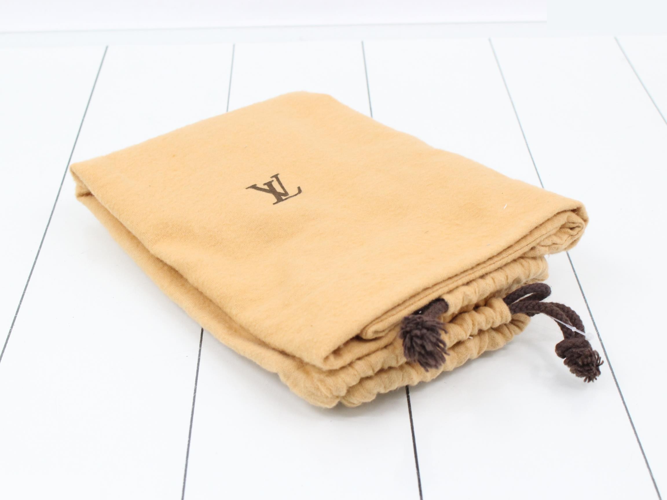 Monogram Spontini — view 7