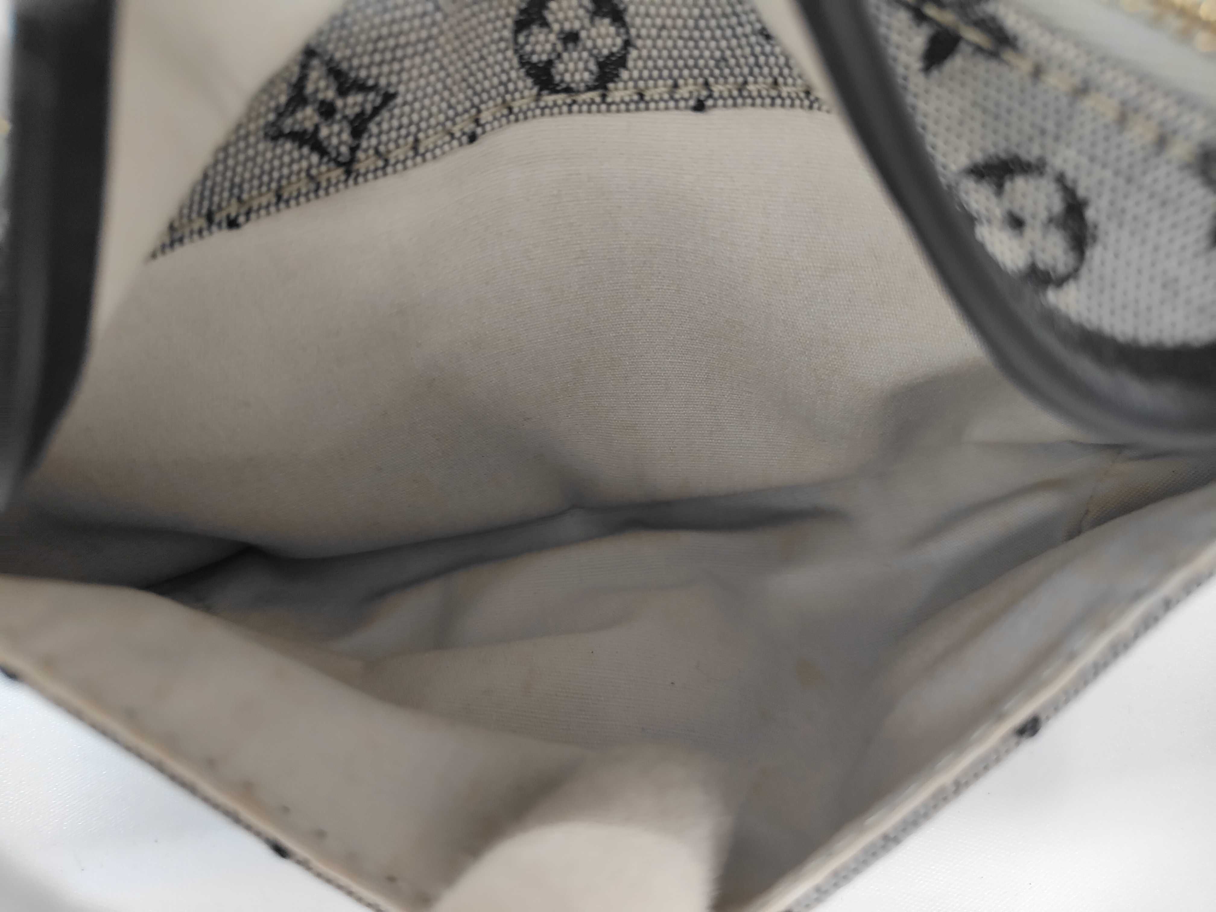 M92695 Pouch — view 3