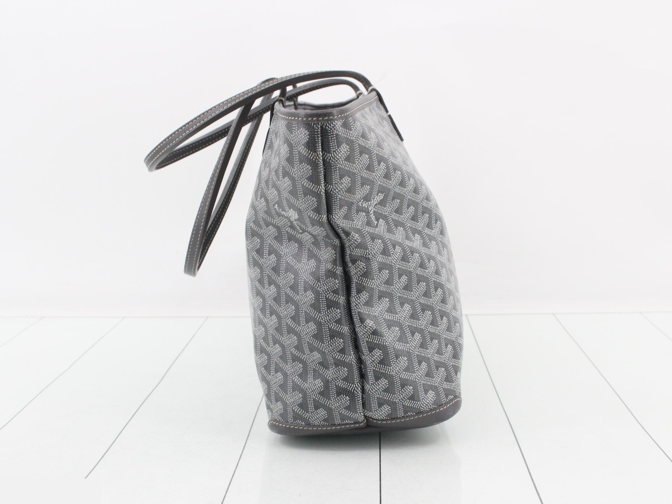 All-over print PVC tote bag, gray tones — view 4