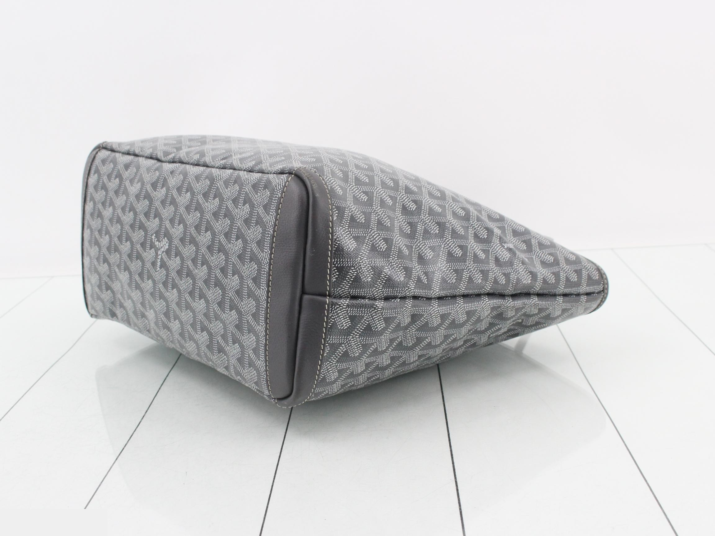 All-over print PVC tote bag, gray tones — view 6
