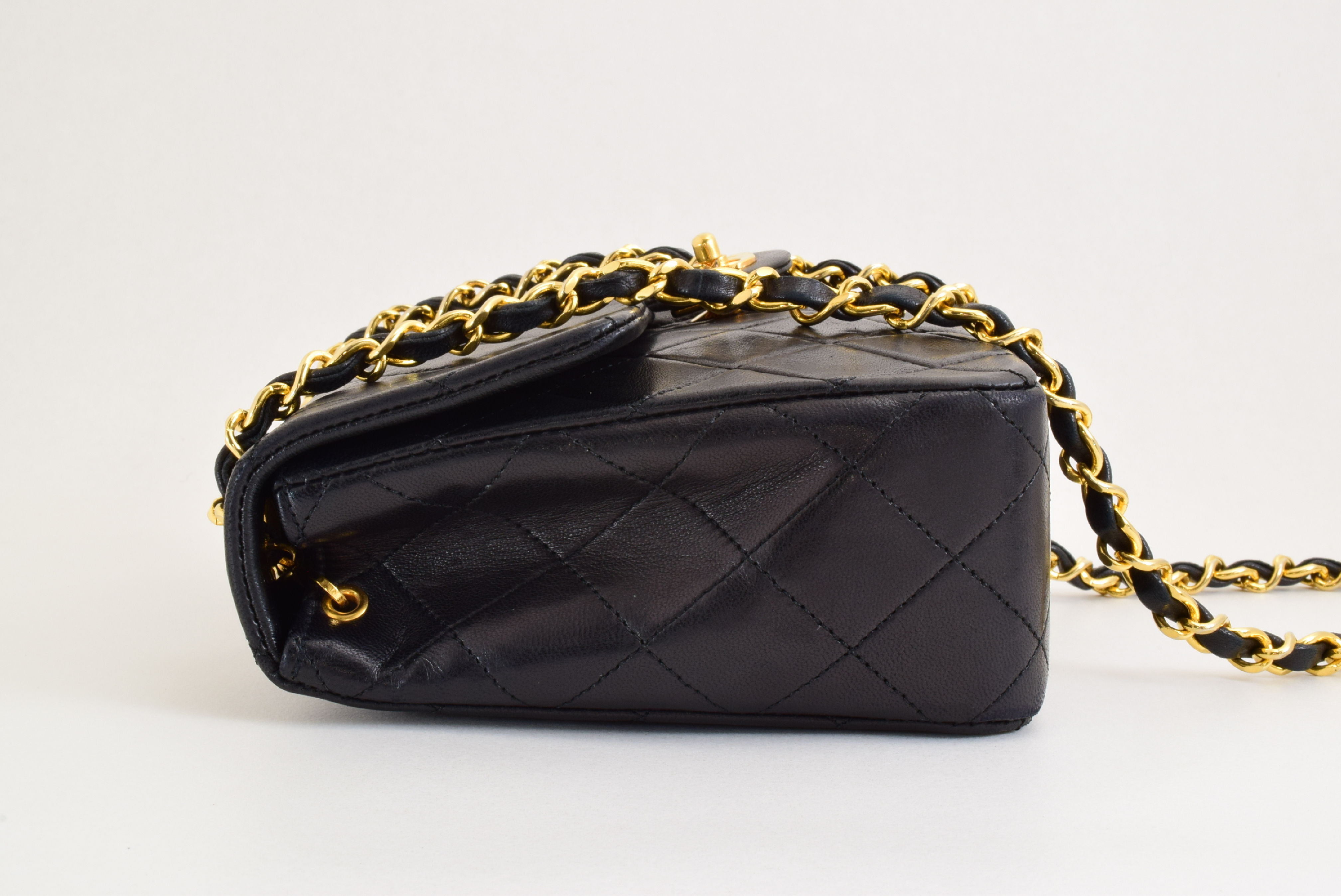 Mini Matelassé 20 Lambskin Black Chain Shoulder Bag — view 4