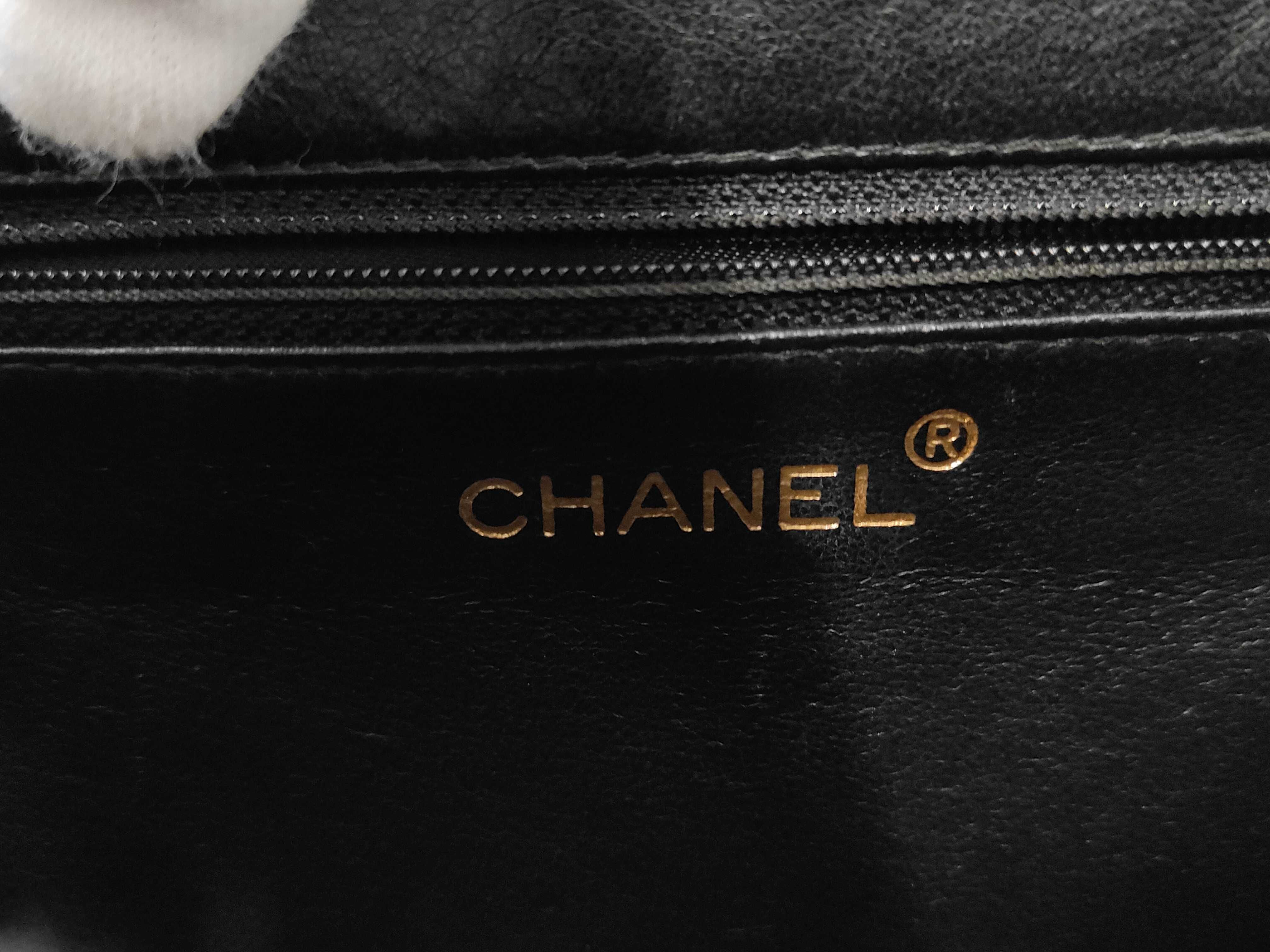 Caviar Skin Turnlock Handbag — view 9