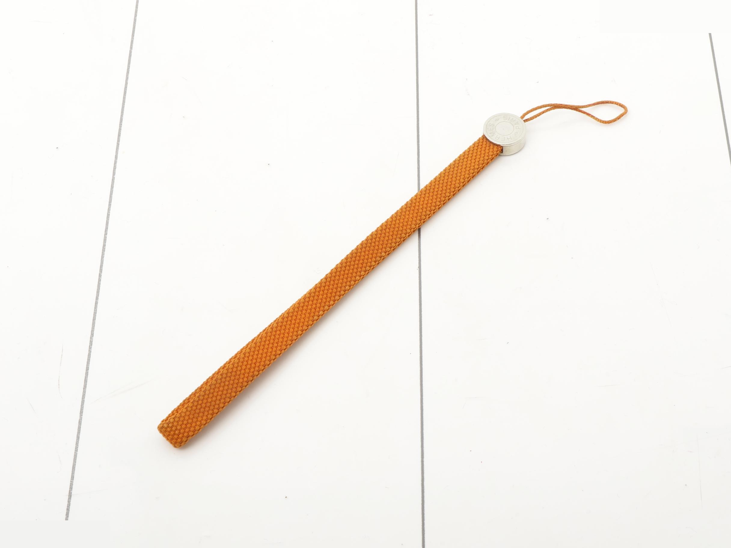 Serie cell phone strap