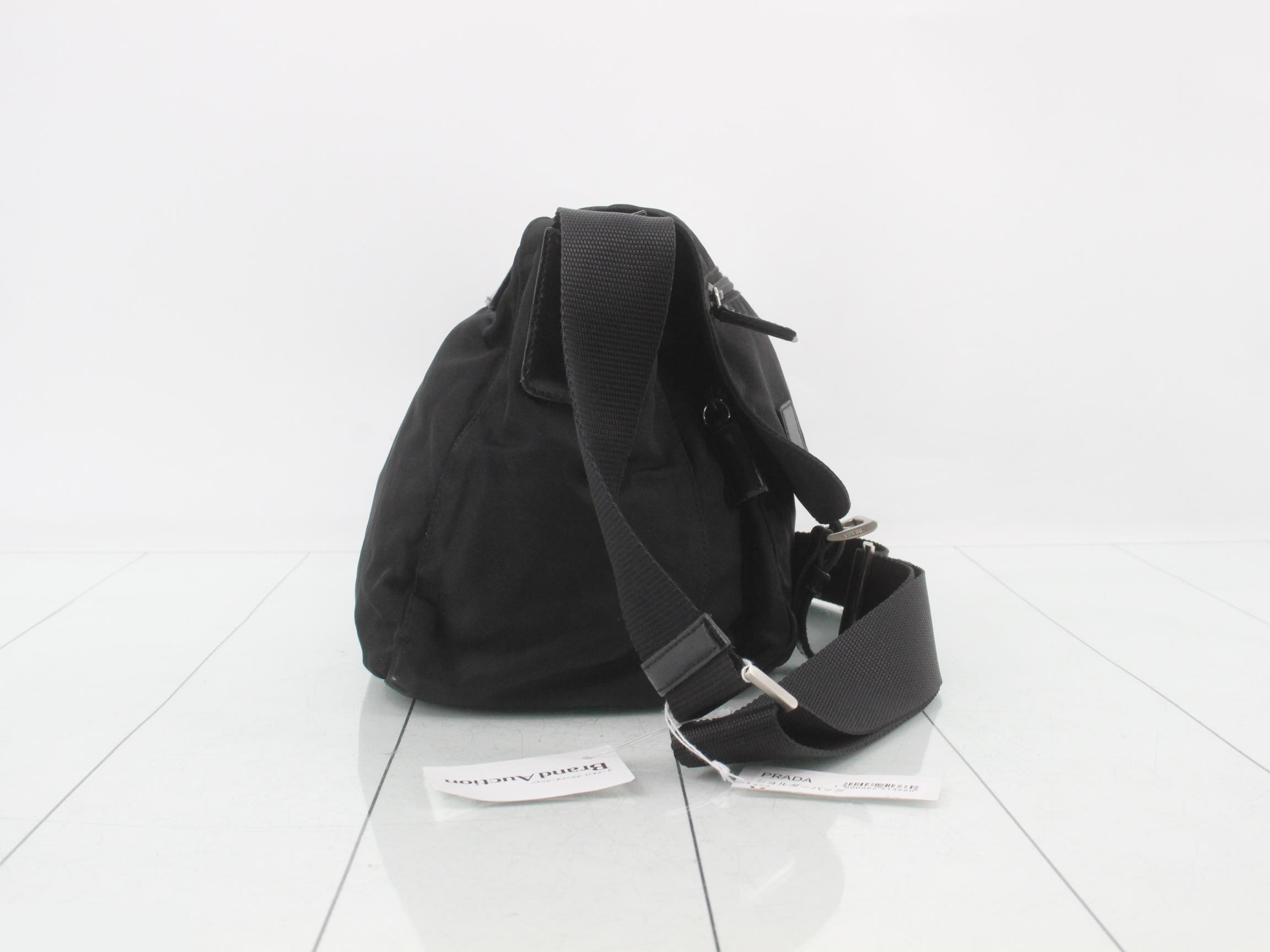 Logo Plate Shoulder Bag — view 4