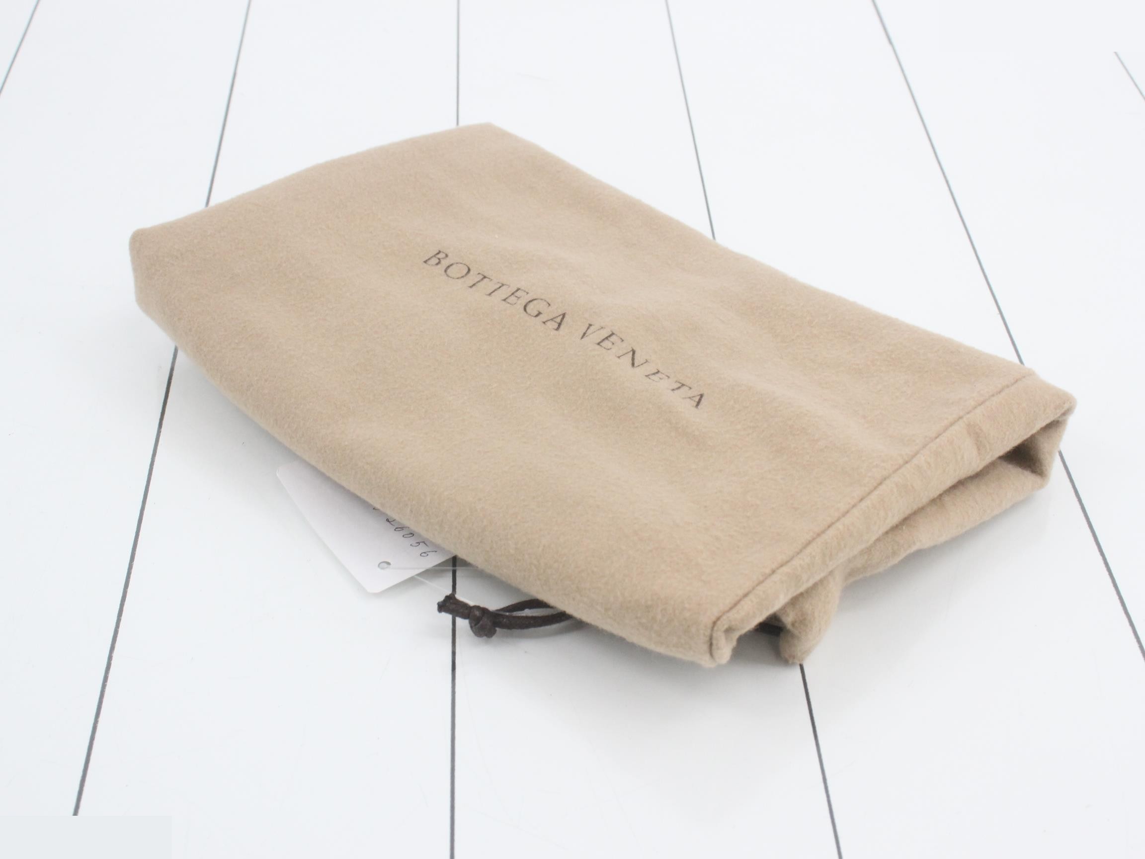 Medium Veneta bag, handbag, item number 115653 — view 7